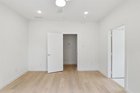 427 W 10th Street Dallas TX 75208