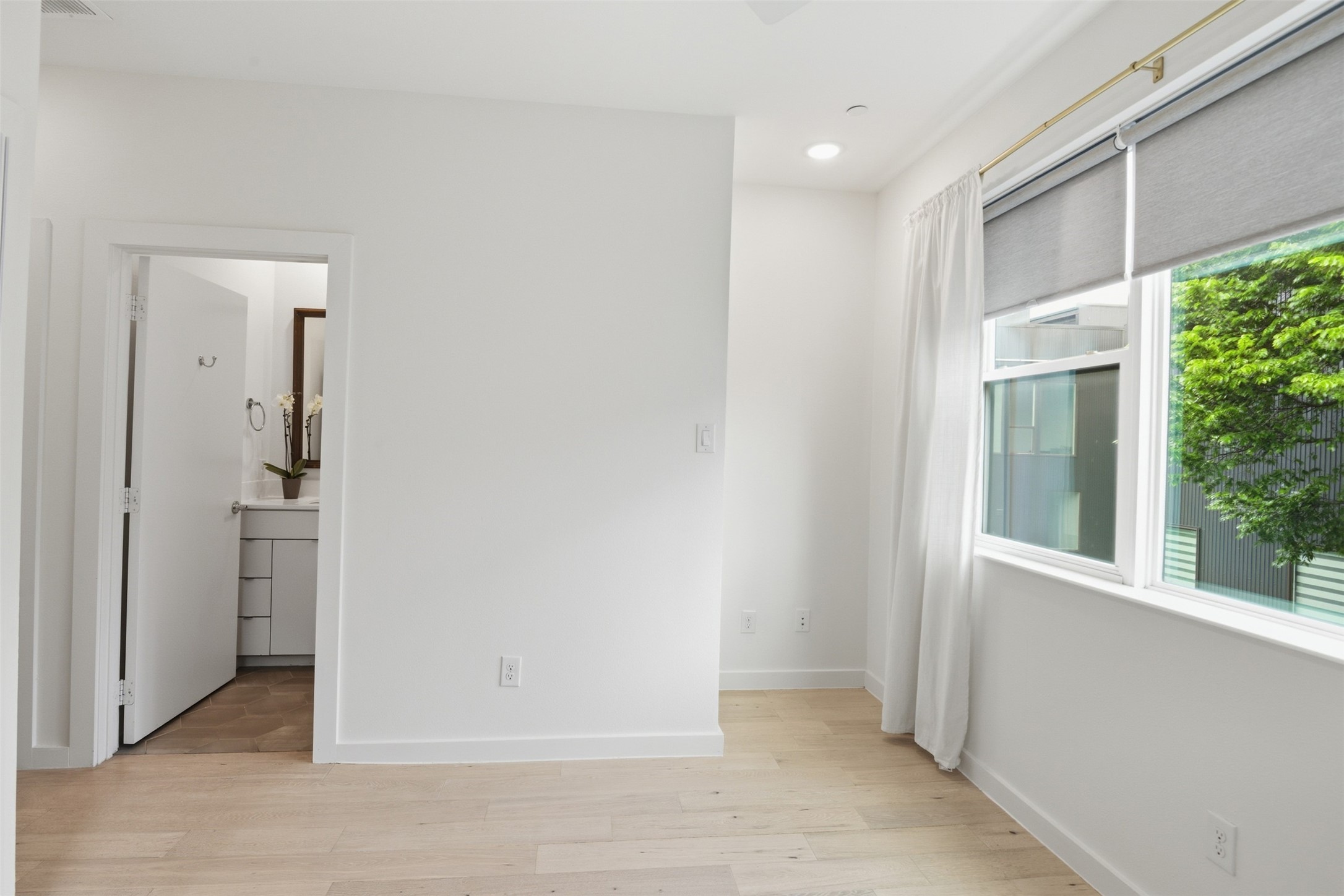 427 W 10th Street Dallas TX 75208