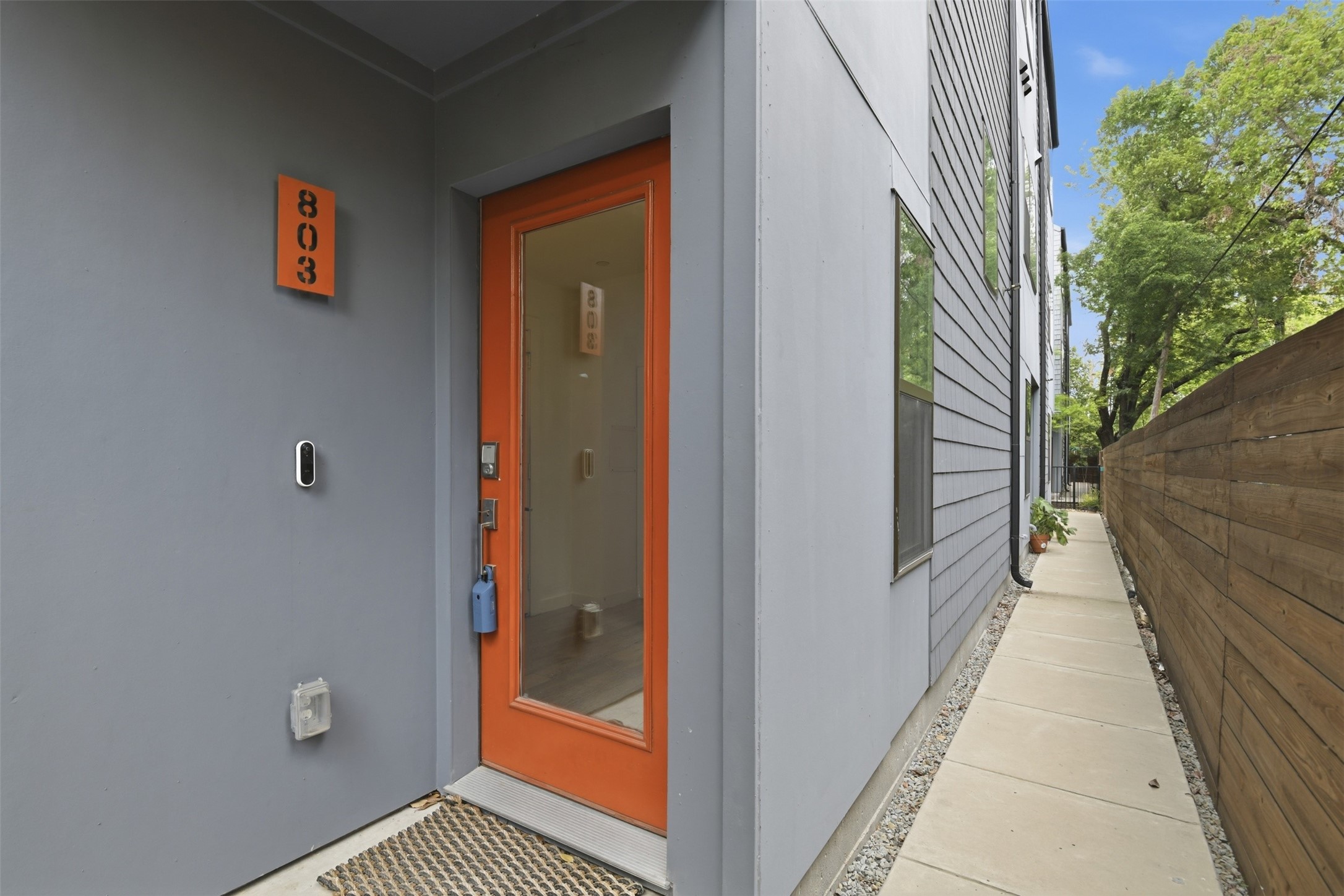 427 W 10th Street Dallas TX 75208