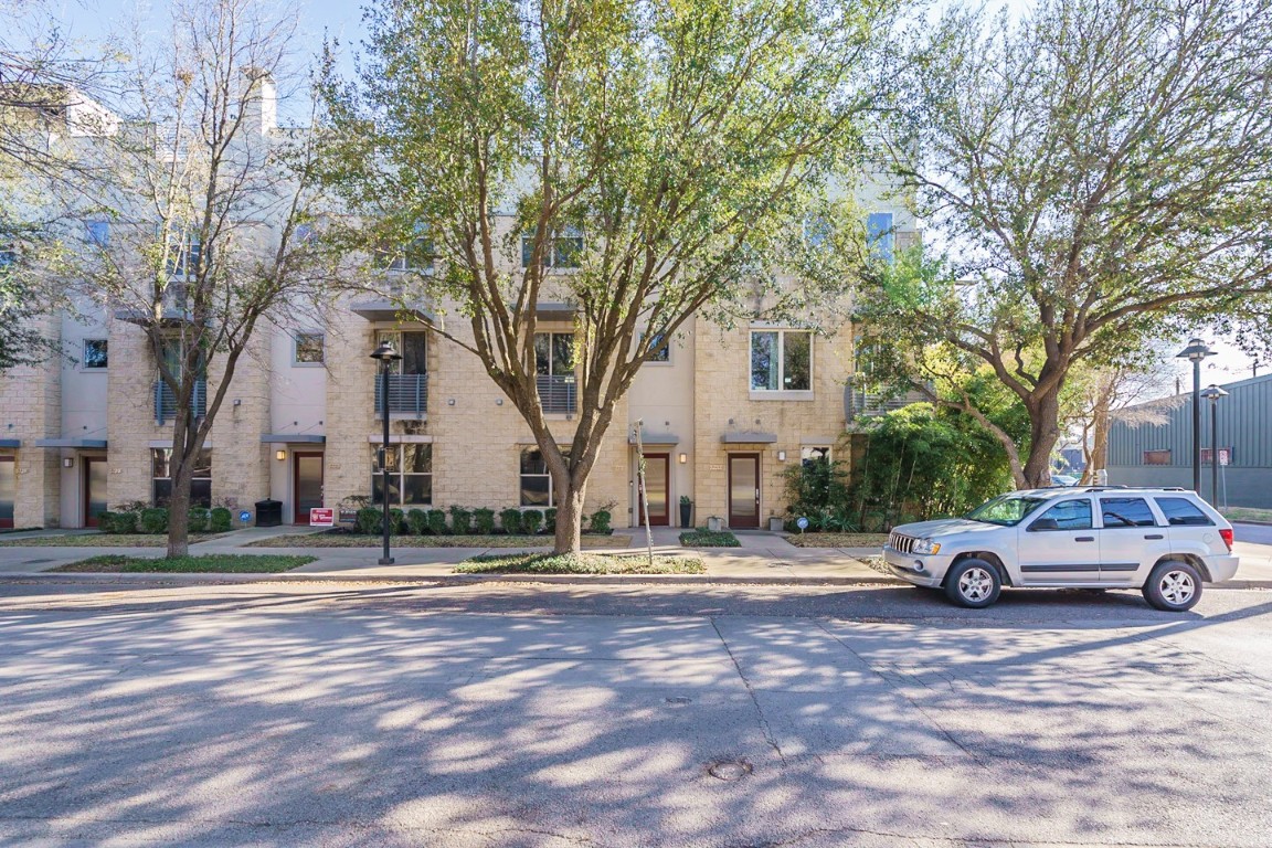 5704 La Vista Drive Dallas TX 75206