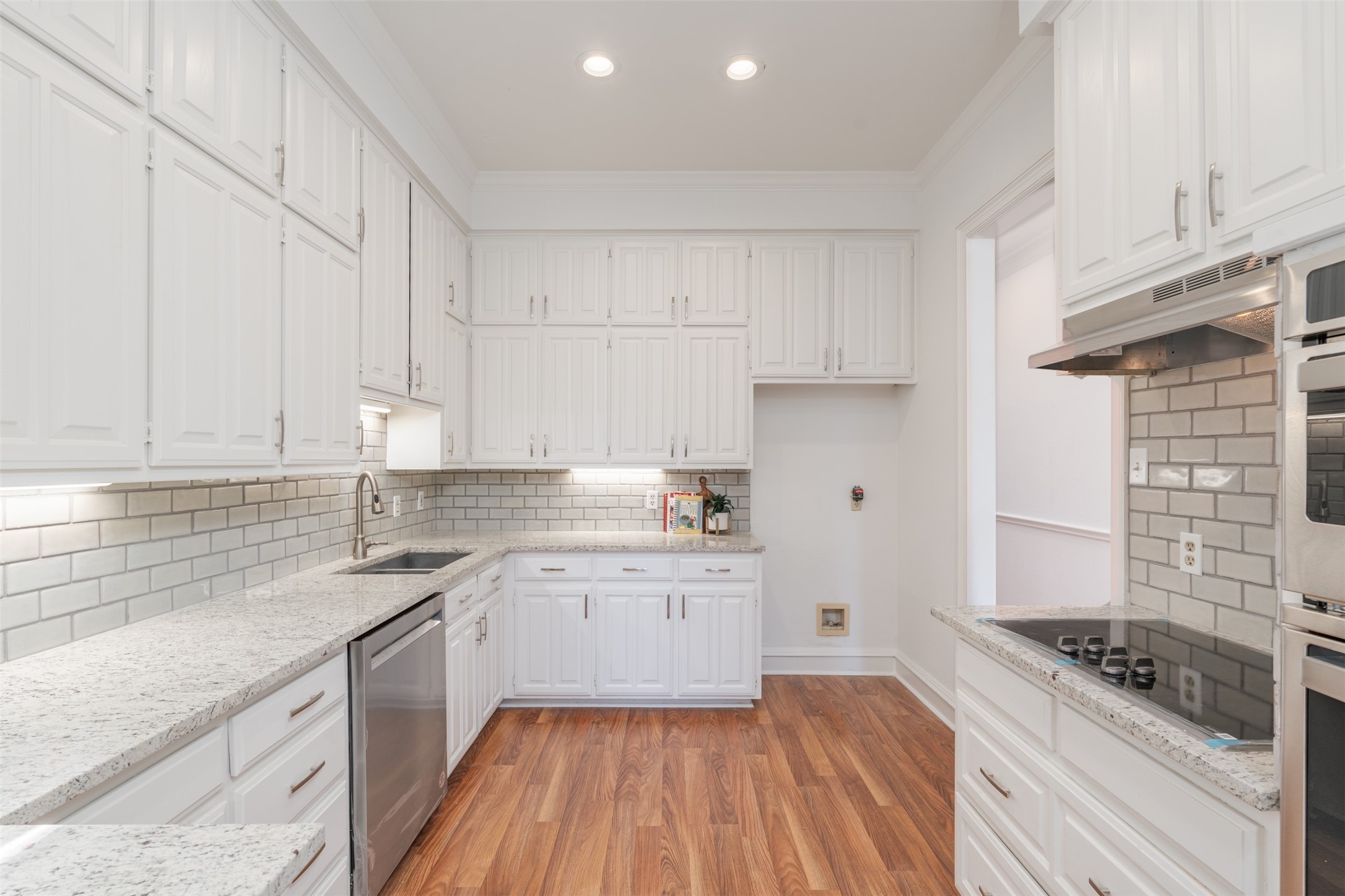 6646 Rue Chateau Street N Benbrook TX 76132