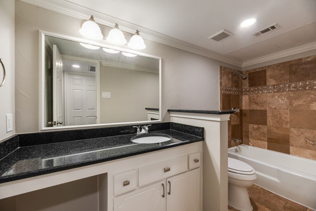 2802 Escada Drive Farmers Branch TX 75234