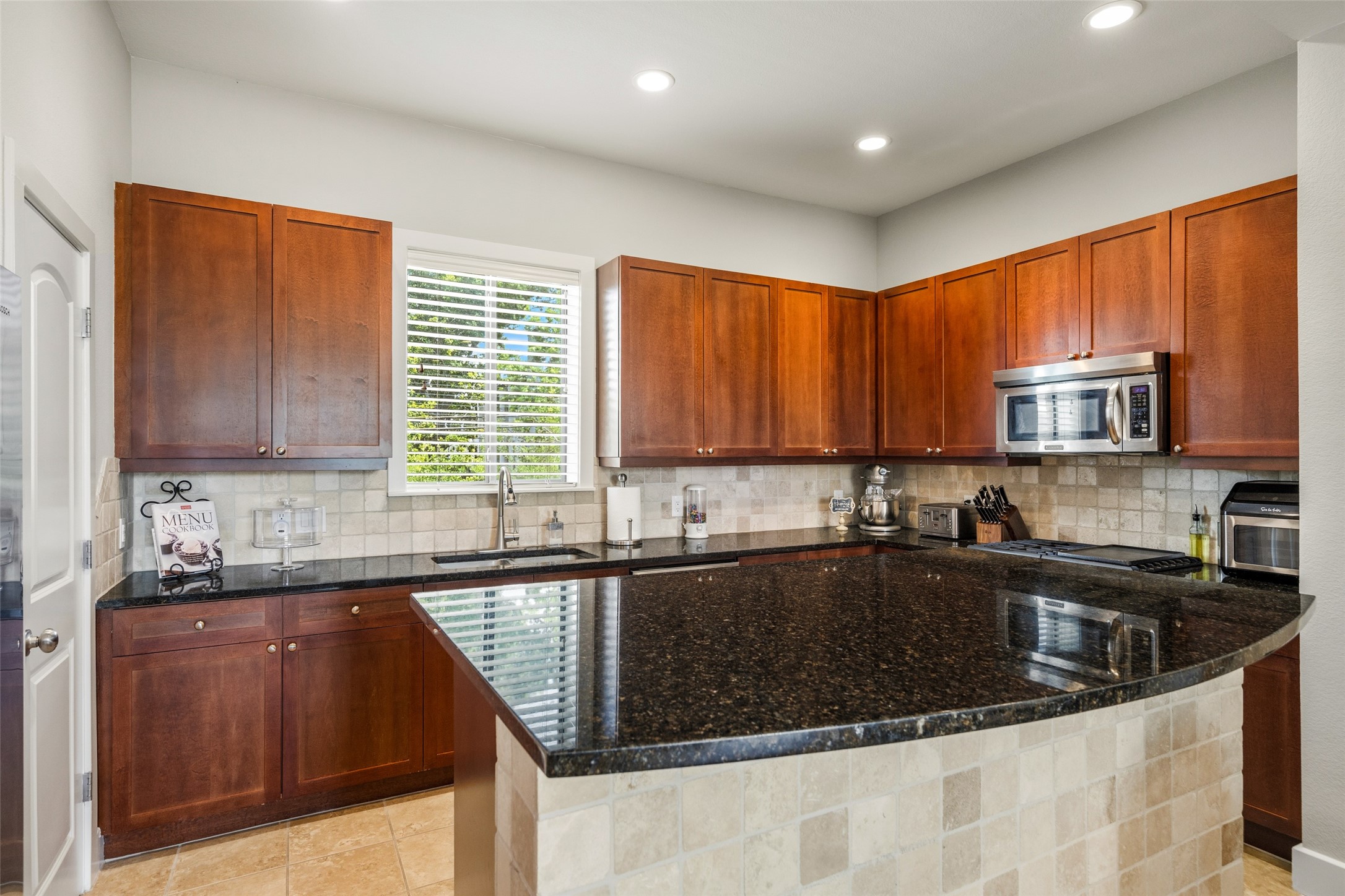 4211 Rawlins Street Dallas TX 75219