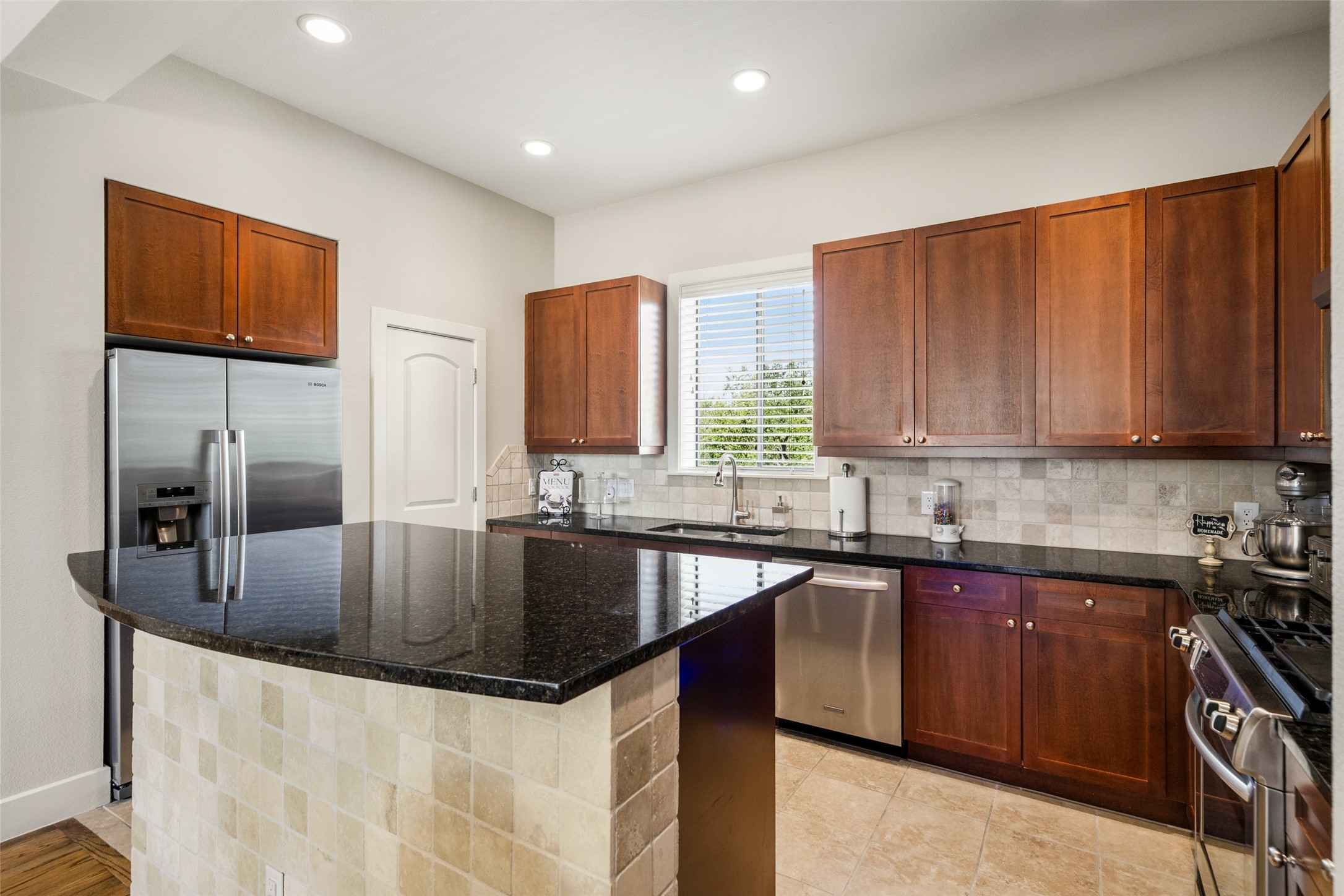 4211 Rawlins Street Dallas TX 75219