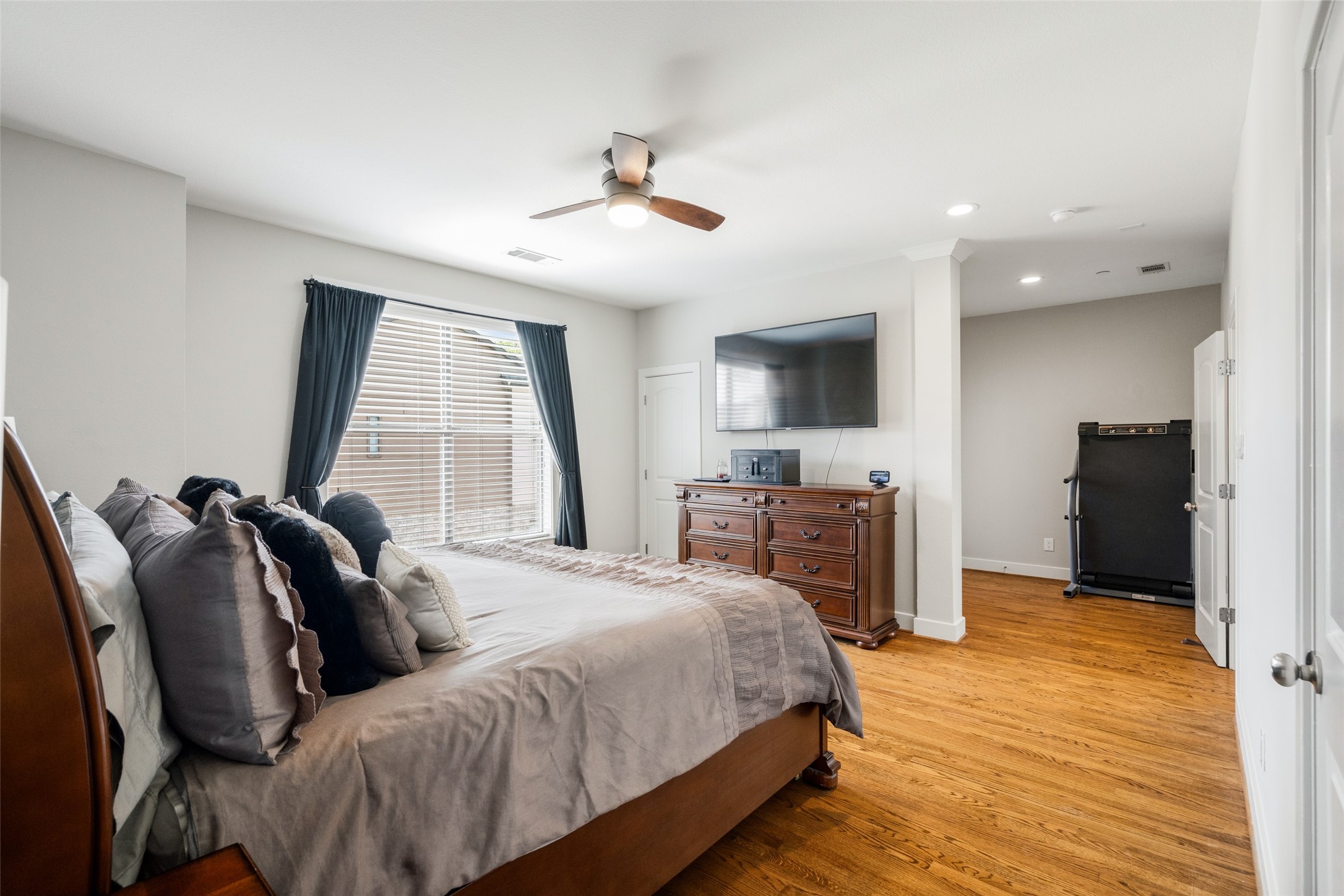 4211 Rawlins Street Dallas TX 75219