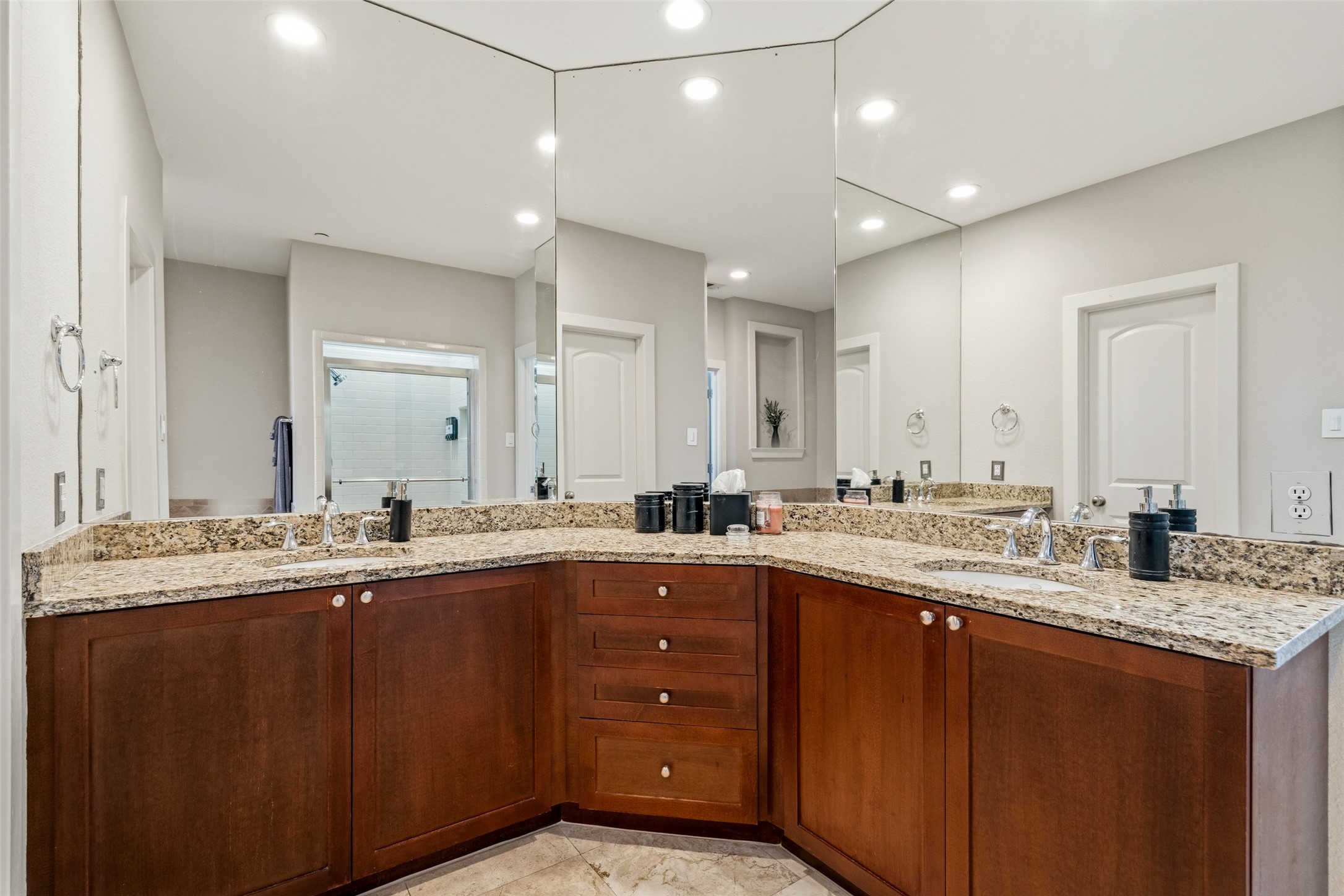 4211 Rawlins Street Dallas TX 75219