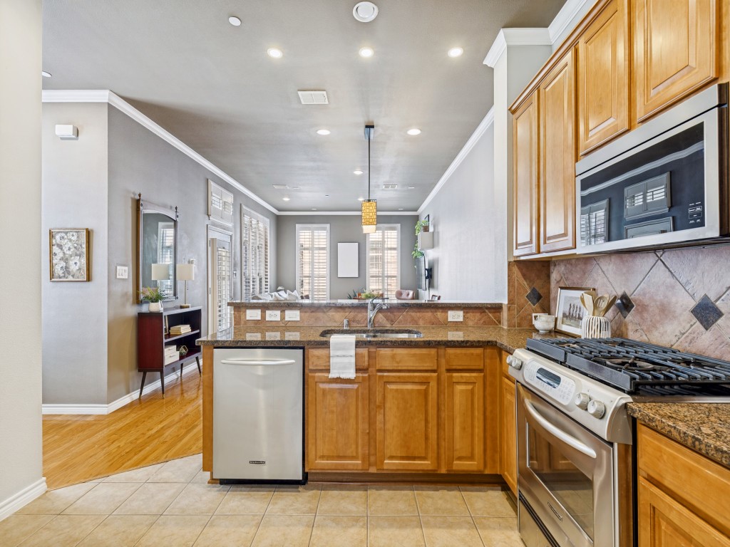 15741 Seabolt Addison TX 75001