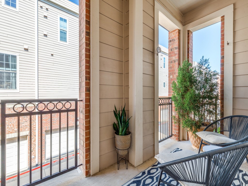 15741 Seabolt Addison TX 75001