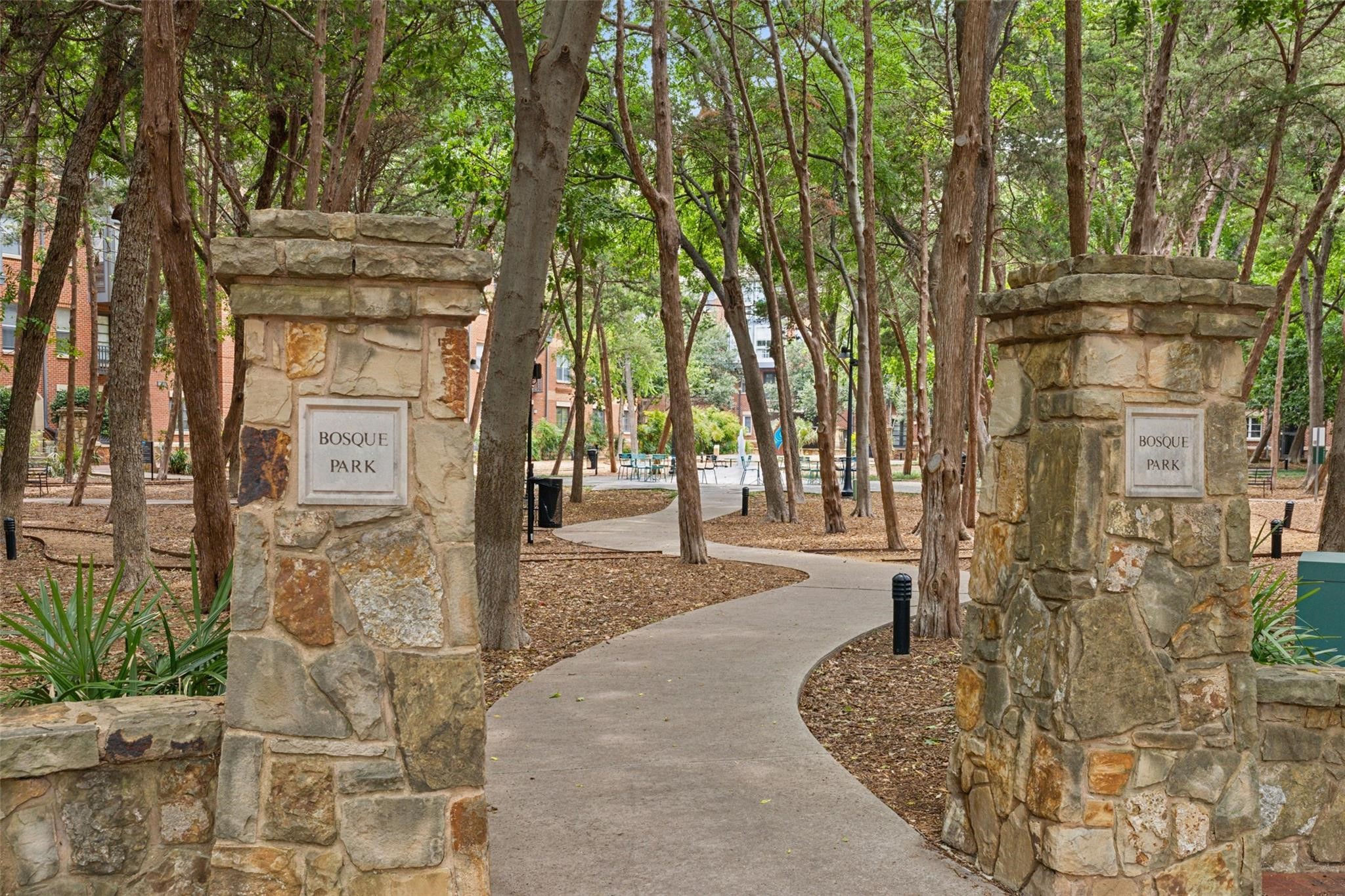 15741 Seabolt Addison TX 75001