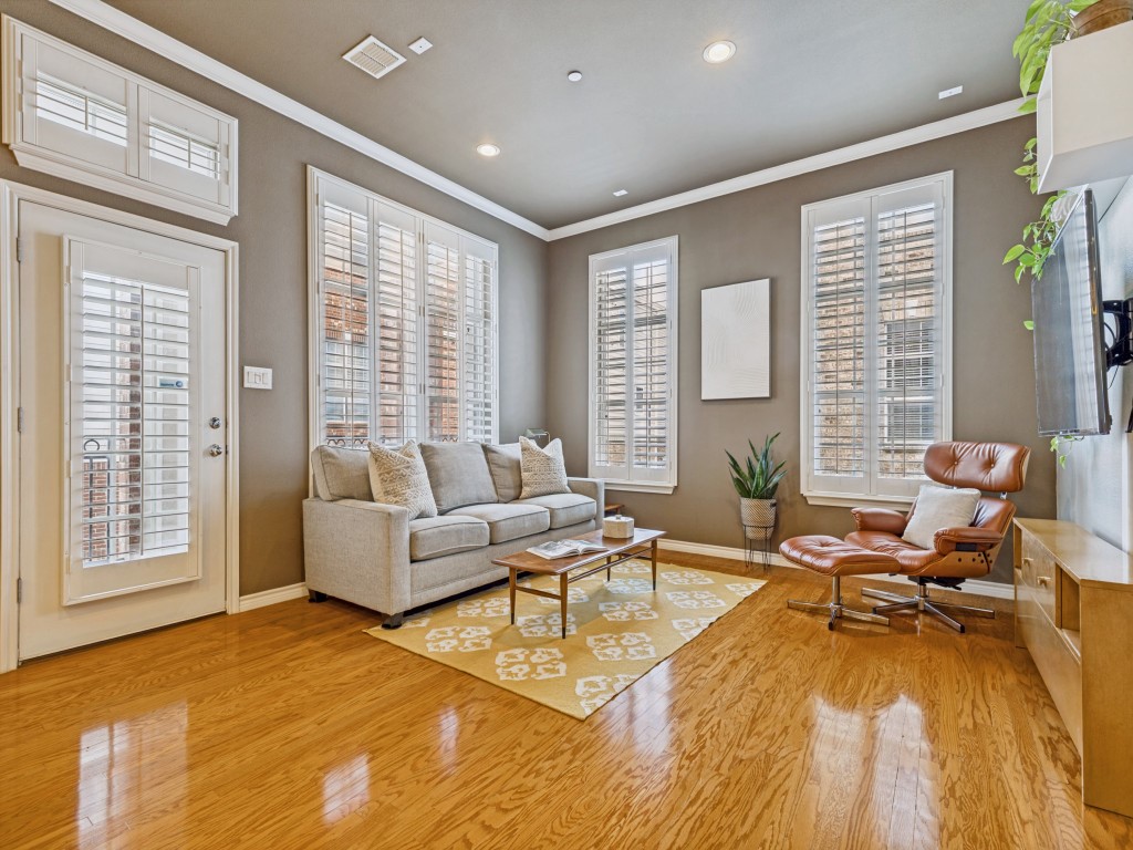 15741 Seabolt Addison TX 75001
