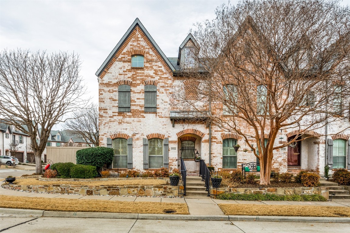 1924 Desoto Drive Mckinney TX 75072