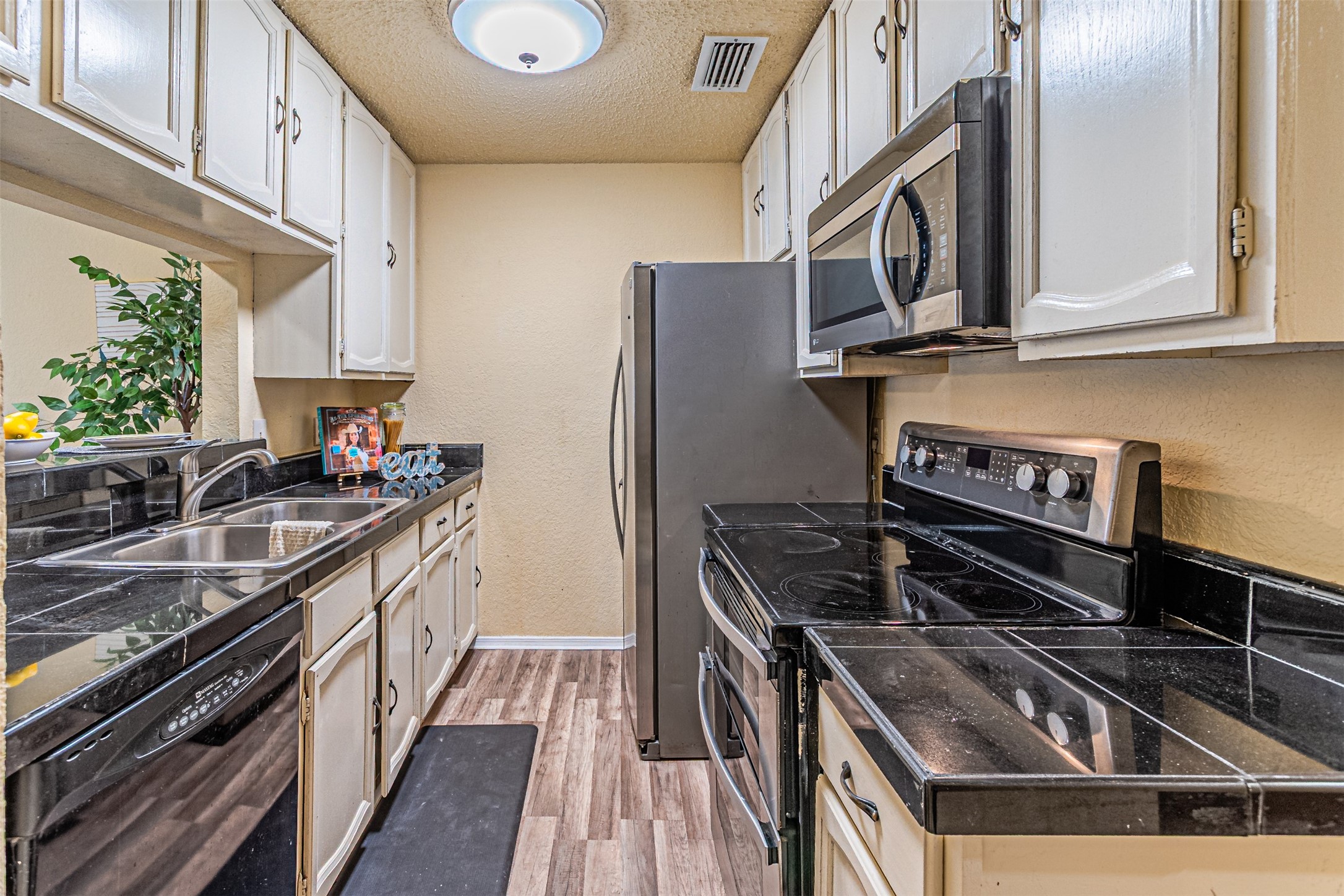 5590 Spring Valley Road Dallas TX 75254