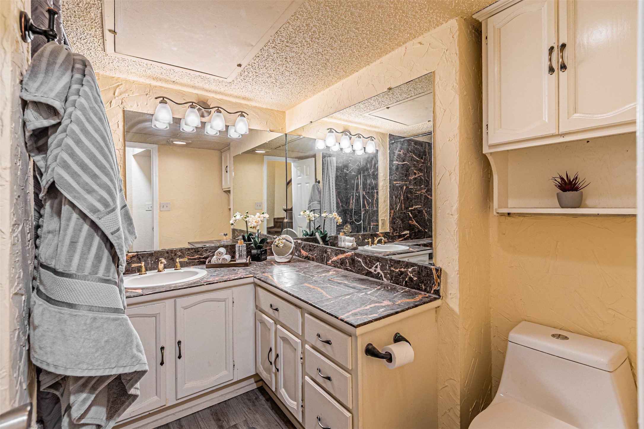 5590 Spring Valley Road Dallas TX 75254