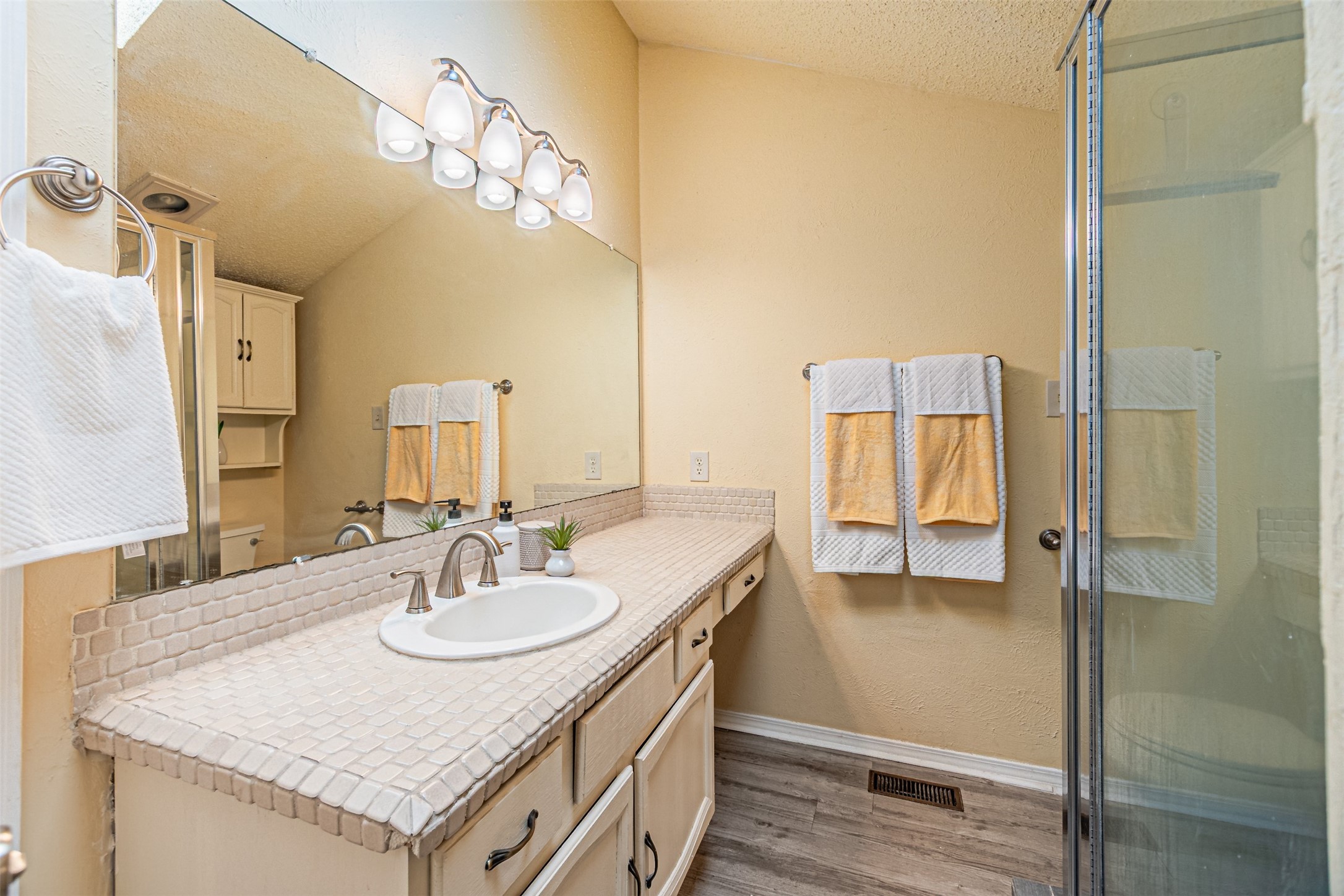 5590 Spring Valley Road Dallas TX 75254