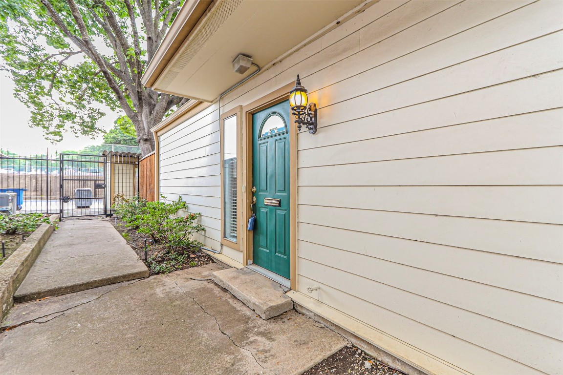 13737 Brookgreen Circle Dallas TX 75240