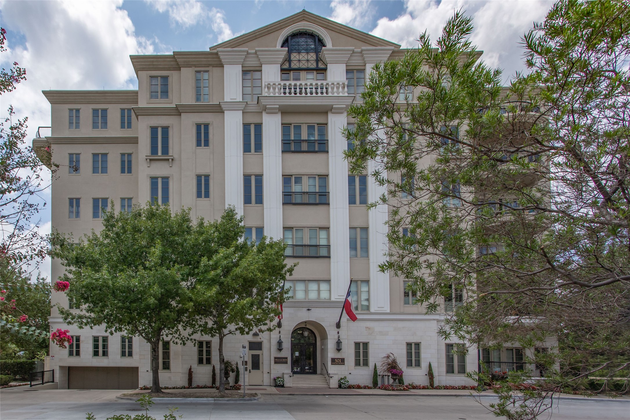 501 Samuels Avenue Fort Worth TX 76102