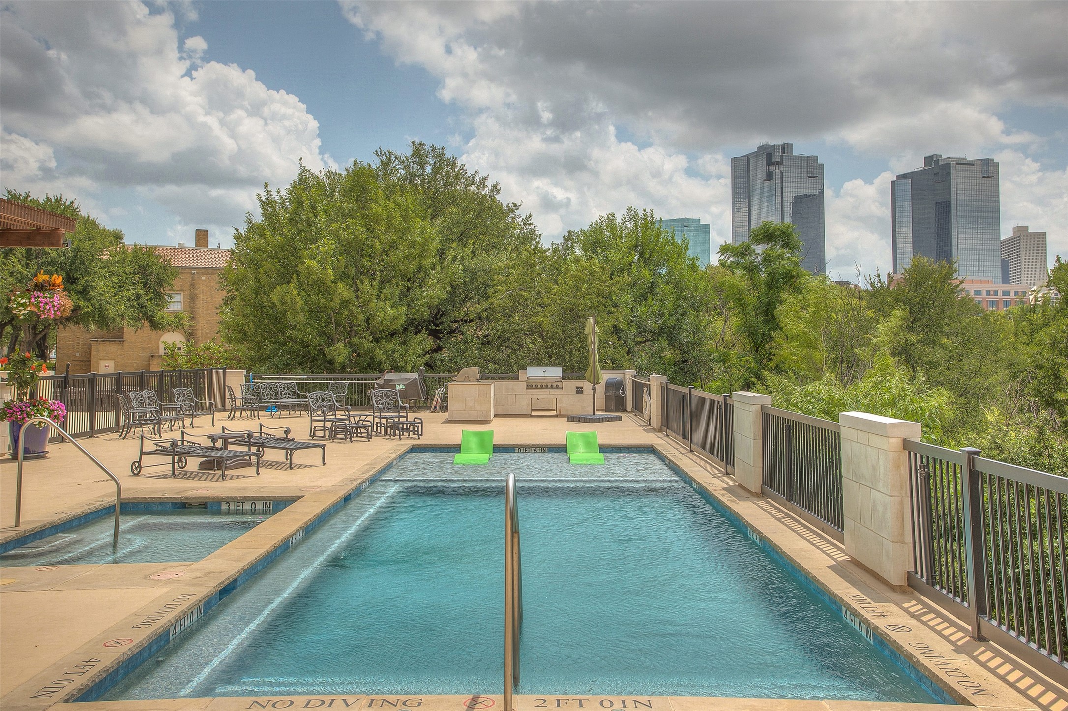 501 Samuels Avenue Fort Worth TX 76102