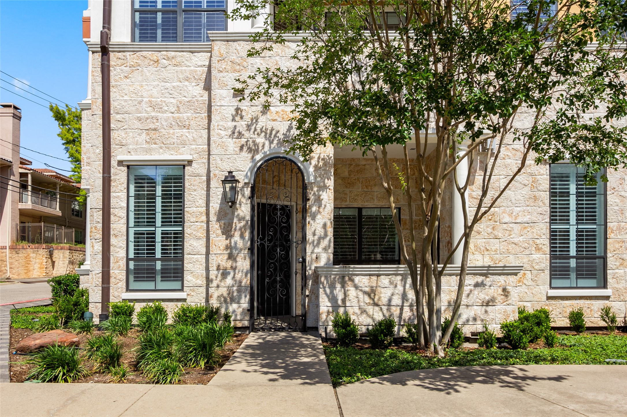 8616 Turtle Creek Boulevard Dallas TX 75225