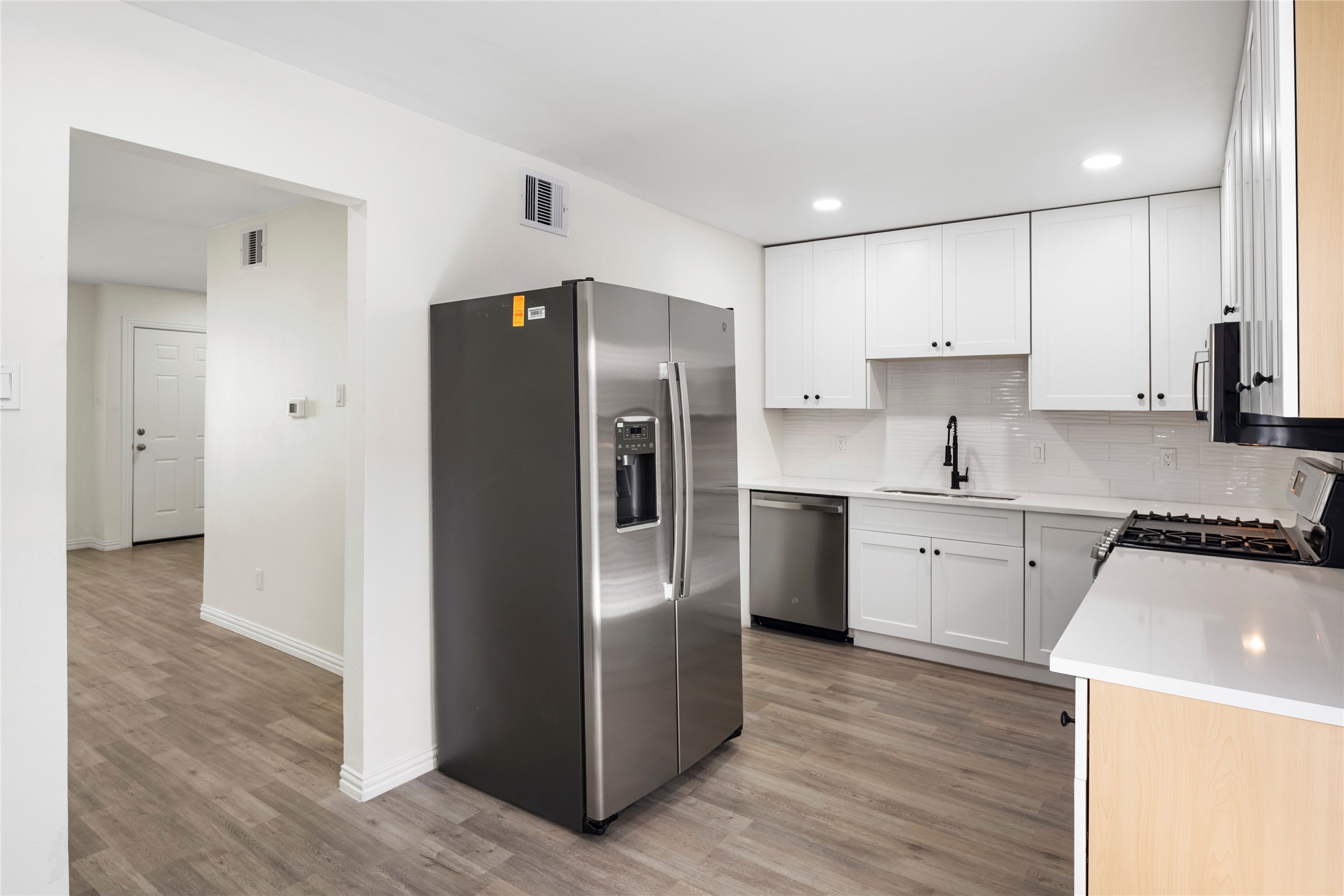 9818 Valley Meadow Place Dallas TX 75220