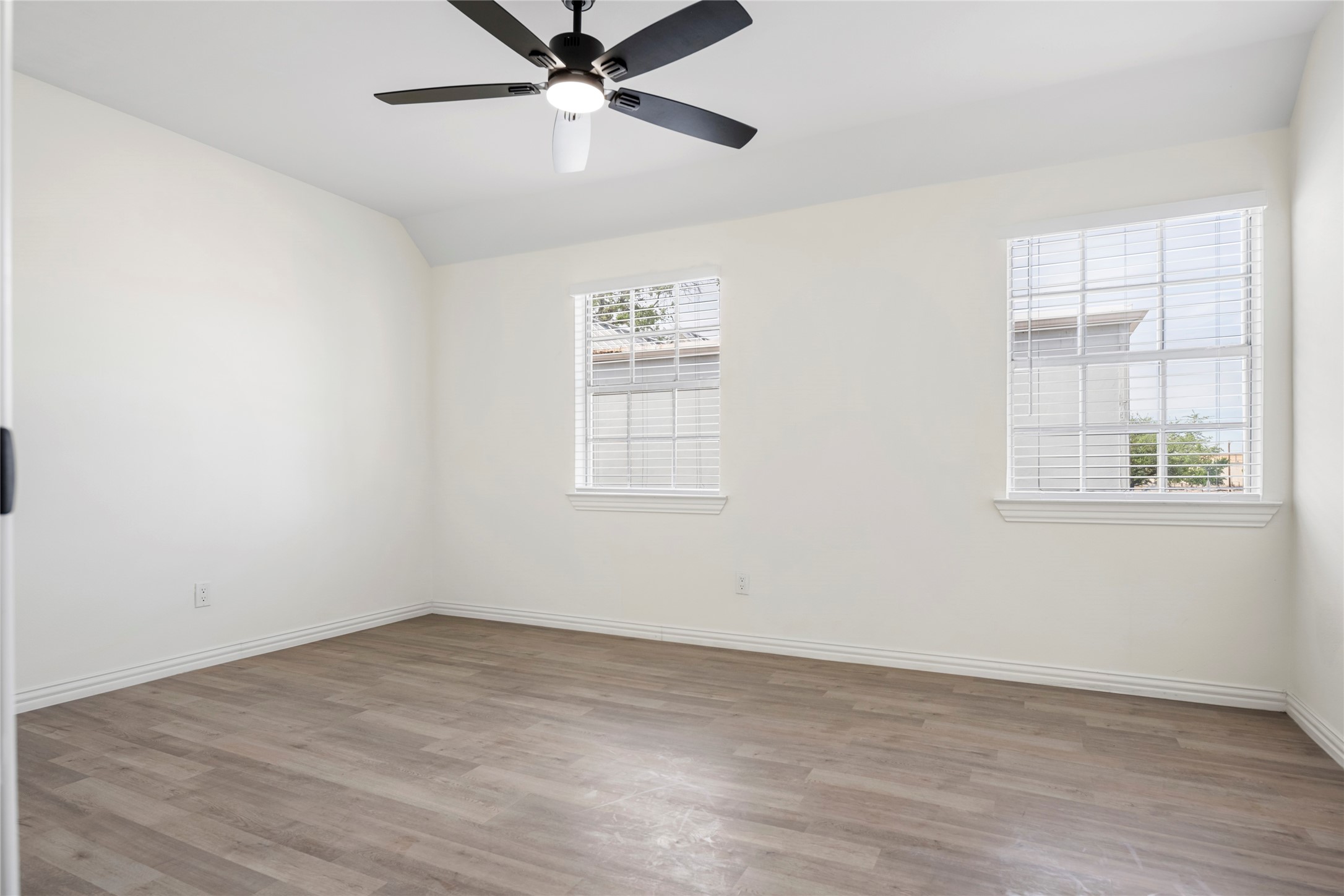 9818 Valley Meadow Place Dallas TX 75220