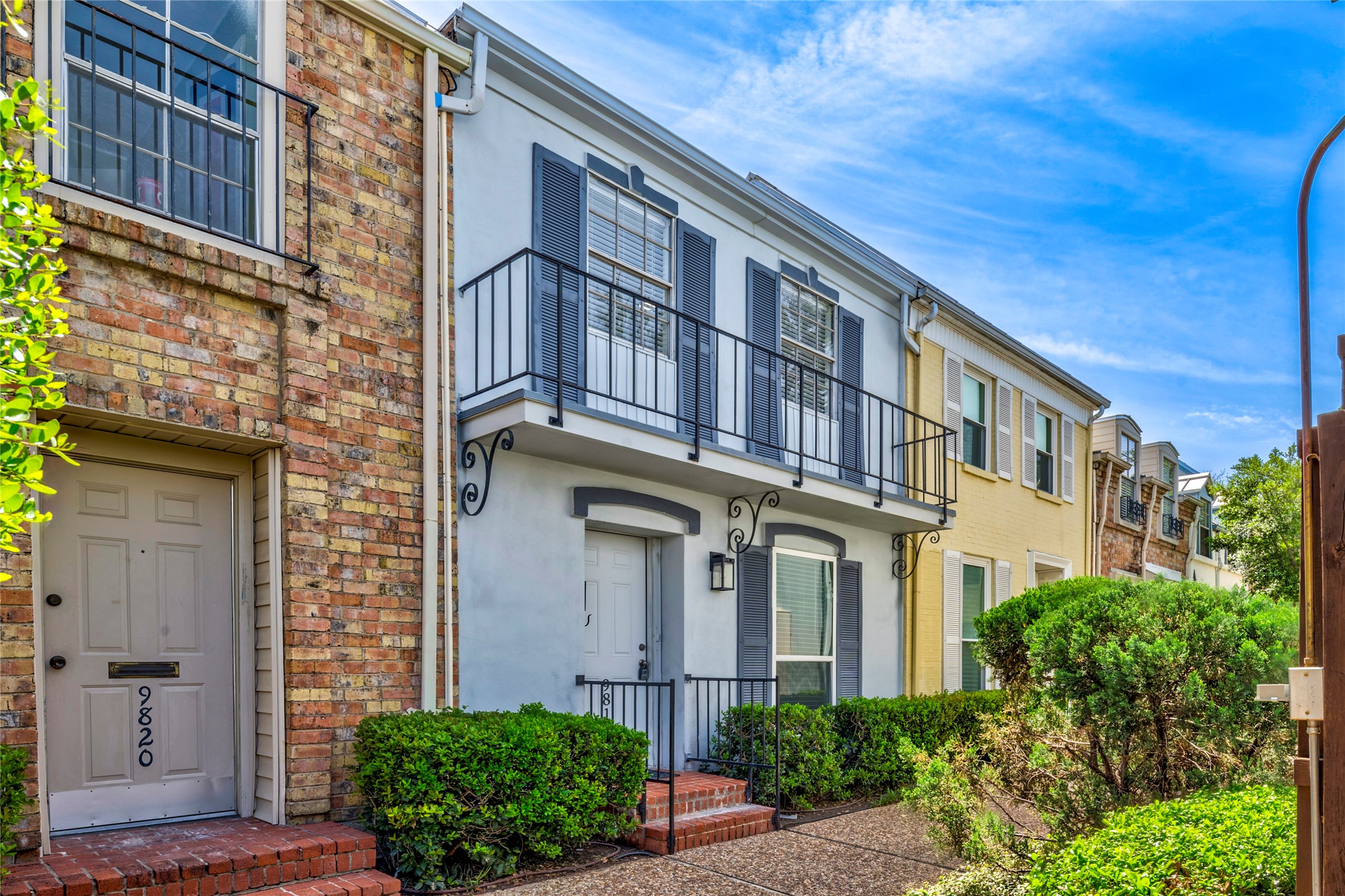 9818 Valley Meadow Place Dallas TX 75220