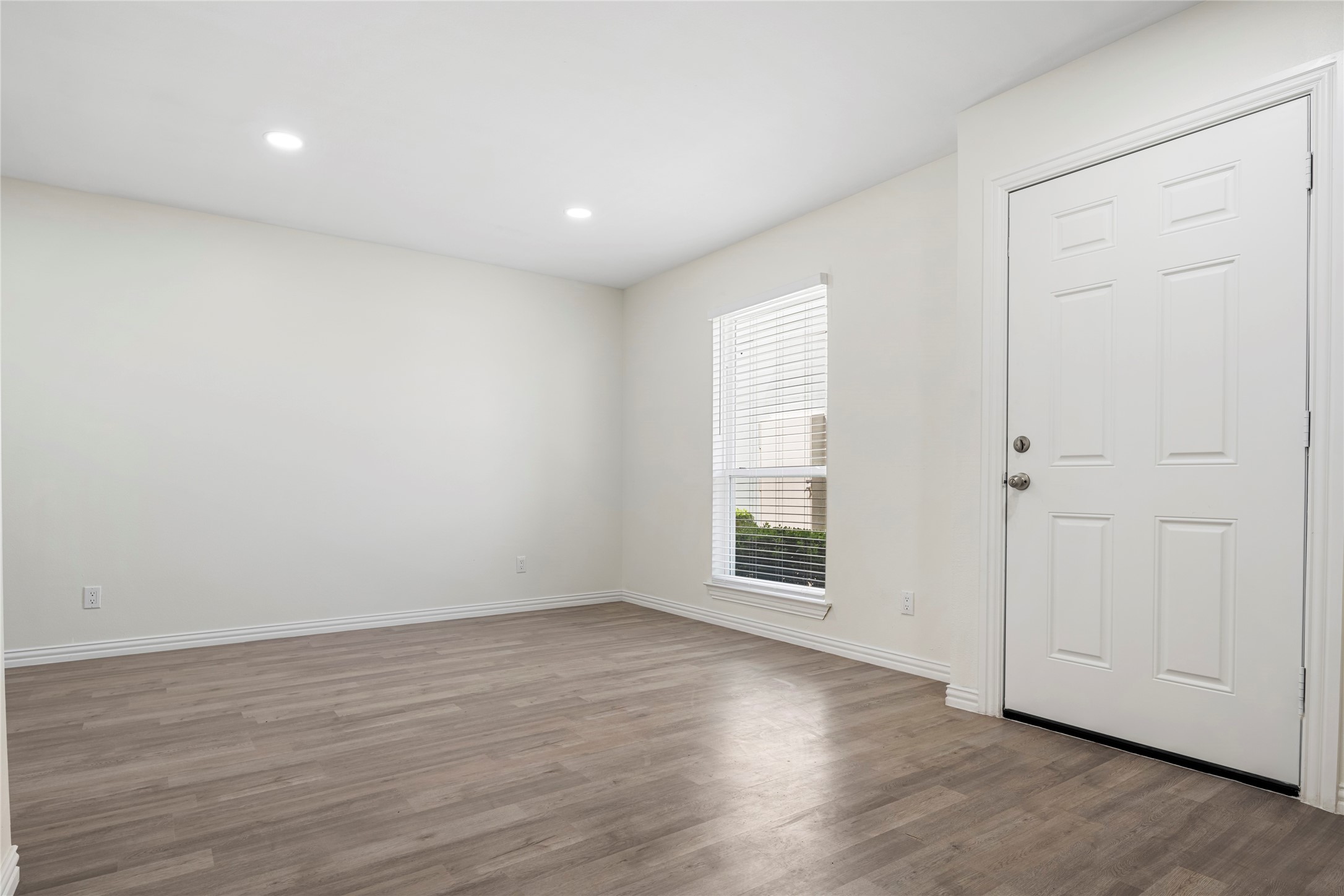 9818 Valley Meadow Place Dallas TX 75220