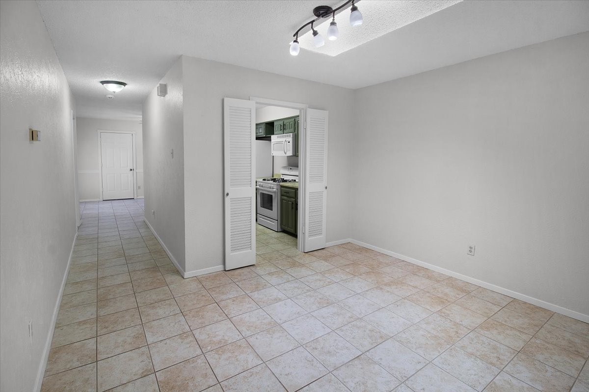 1903 Wyndemere Lane Garland TX 75042