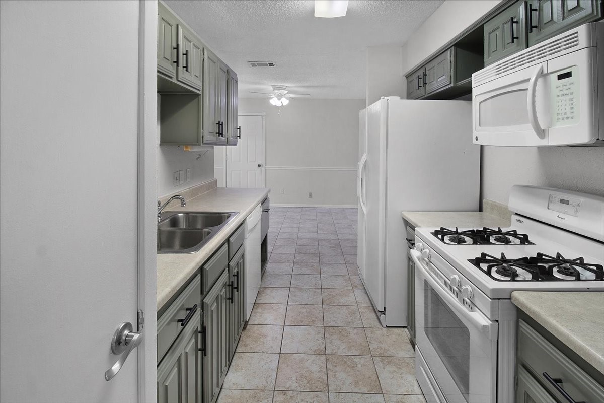 1903 Wyndemere Lane Garland TX 75042