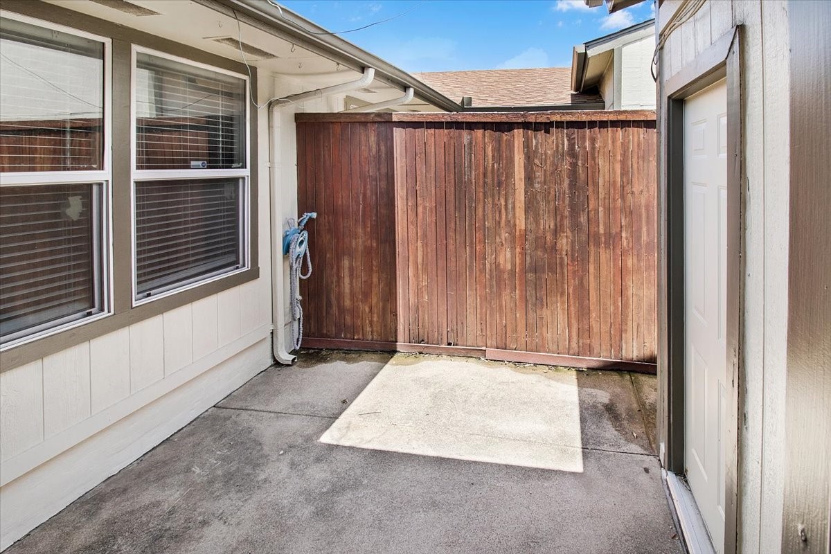 1903 Wyndemere Lane Garland TX 75042