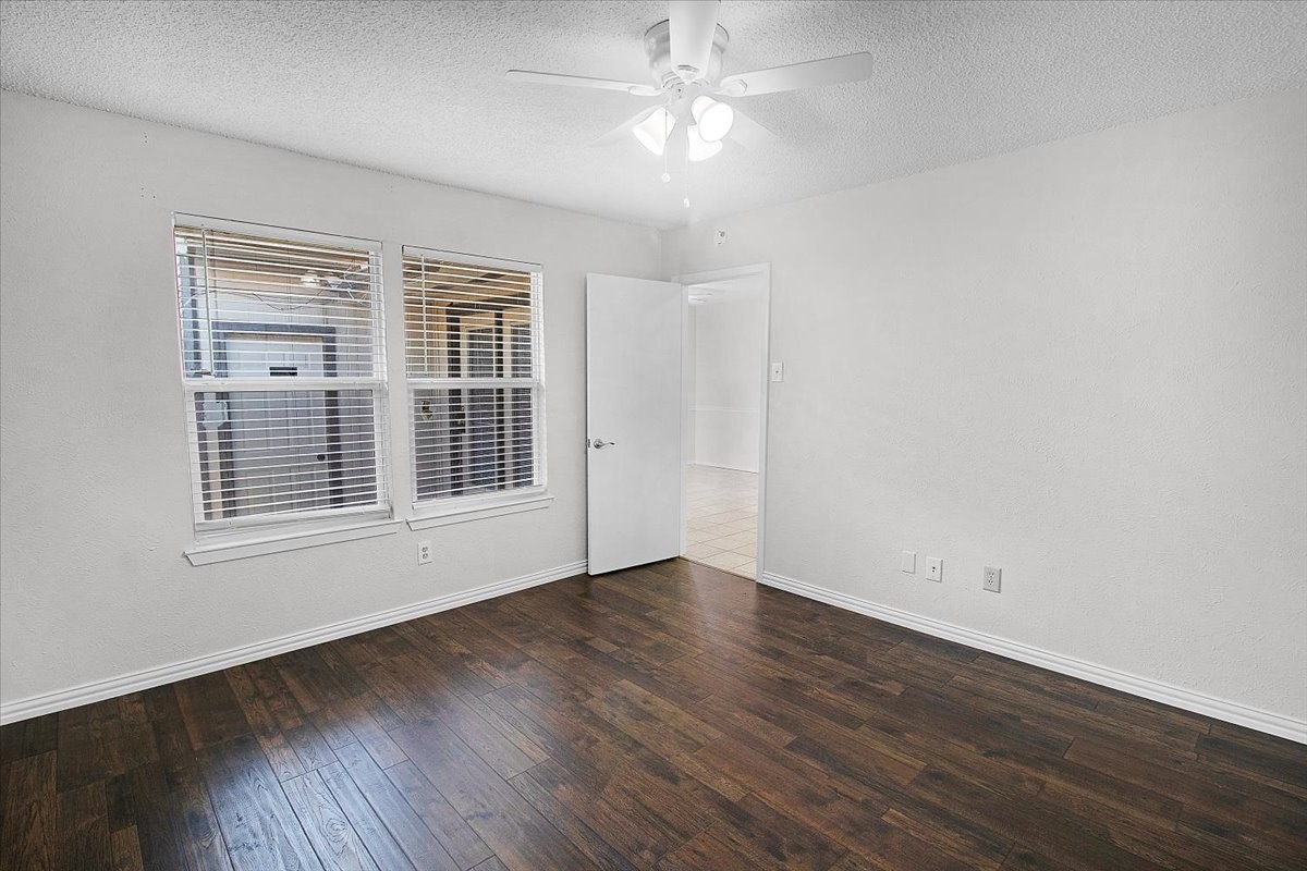 1903 Wyndemere Lane Garland TX 75042