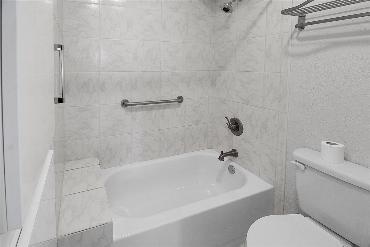 1903 Wyndemere Lane Garland TX 75042