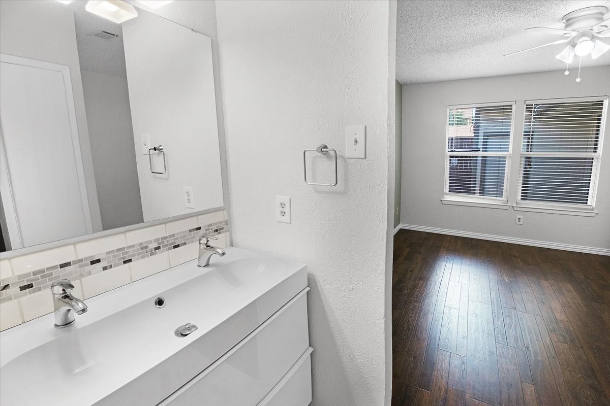 1903 Wyndemere Lane Garland TX 75042