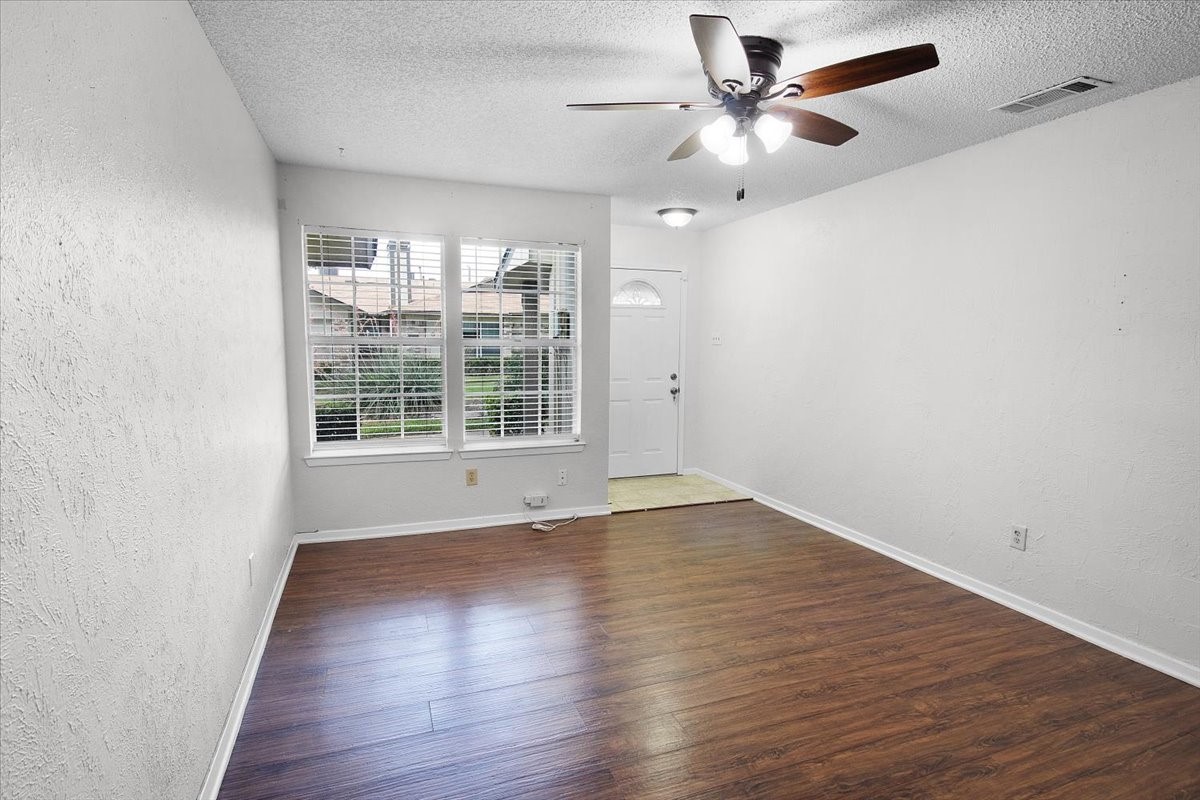 1903 Wyndemere Lane Garland TX 75042