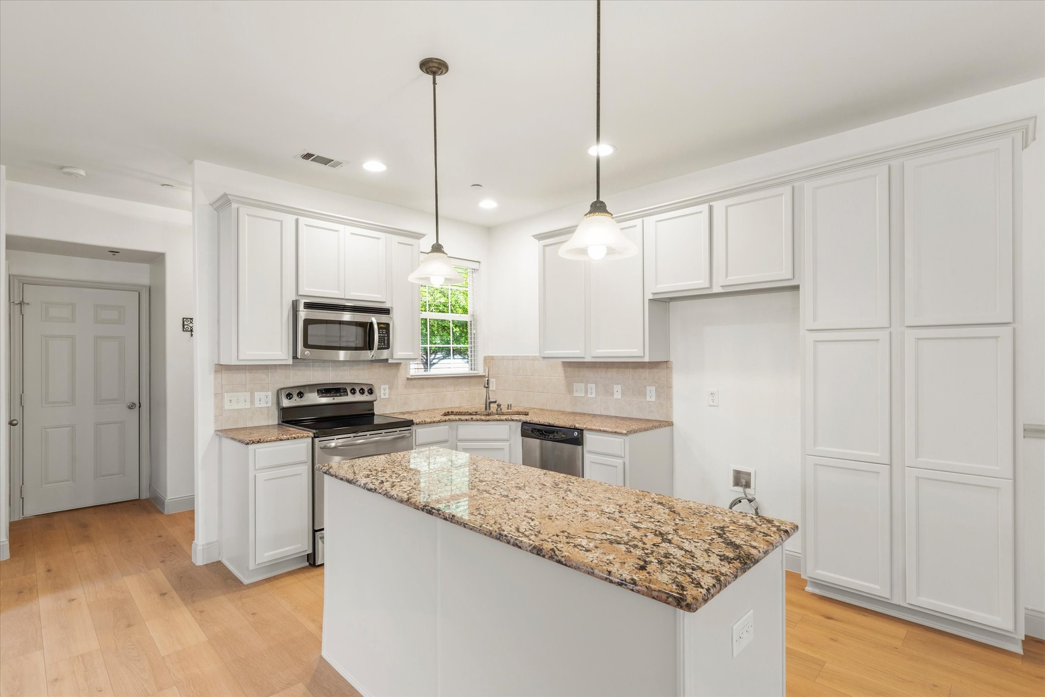 706 S Jupiter Road Allen TX 75002
