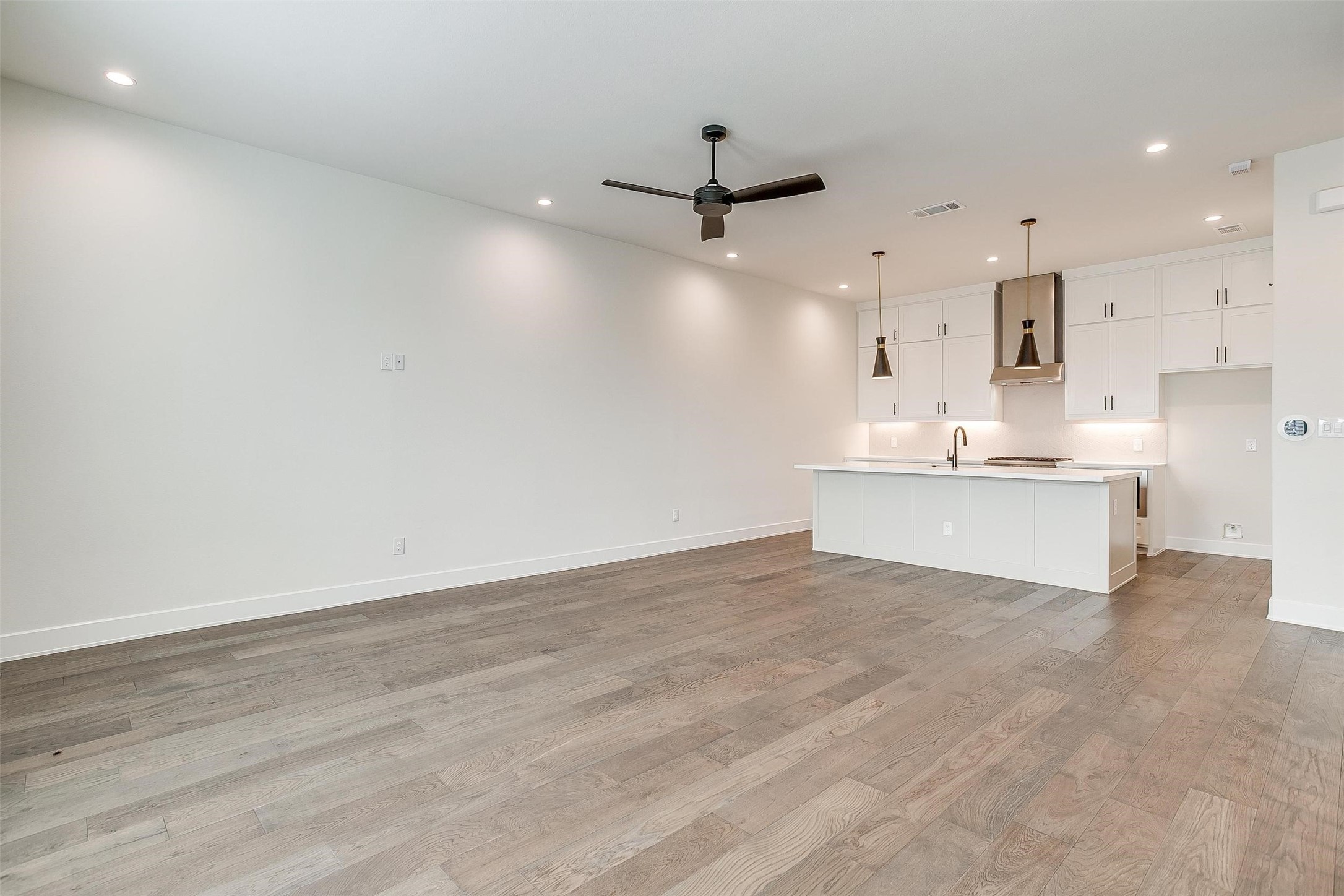 128 S Cooper Street Arlington TX 76013