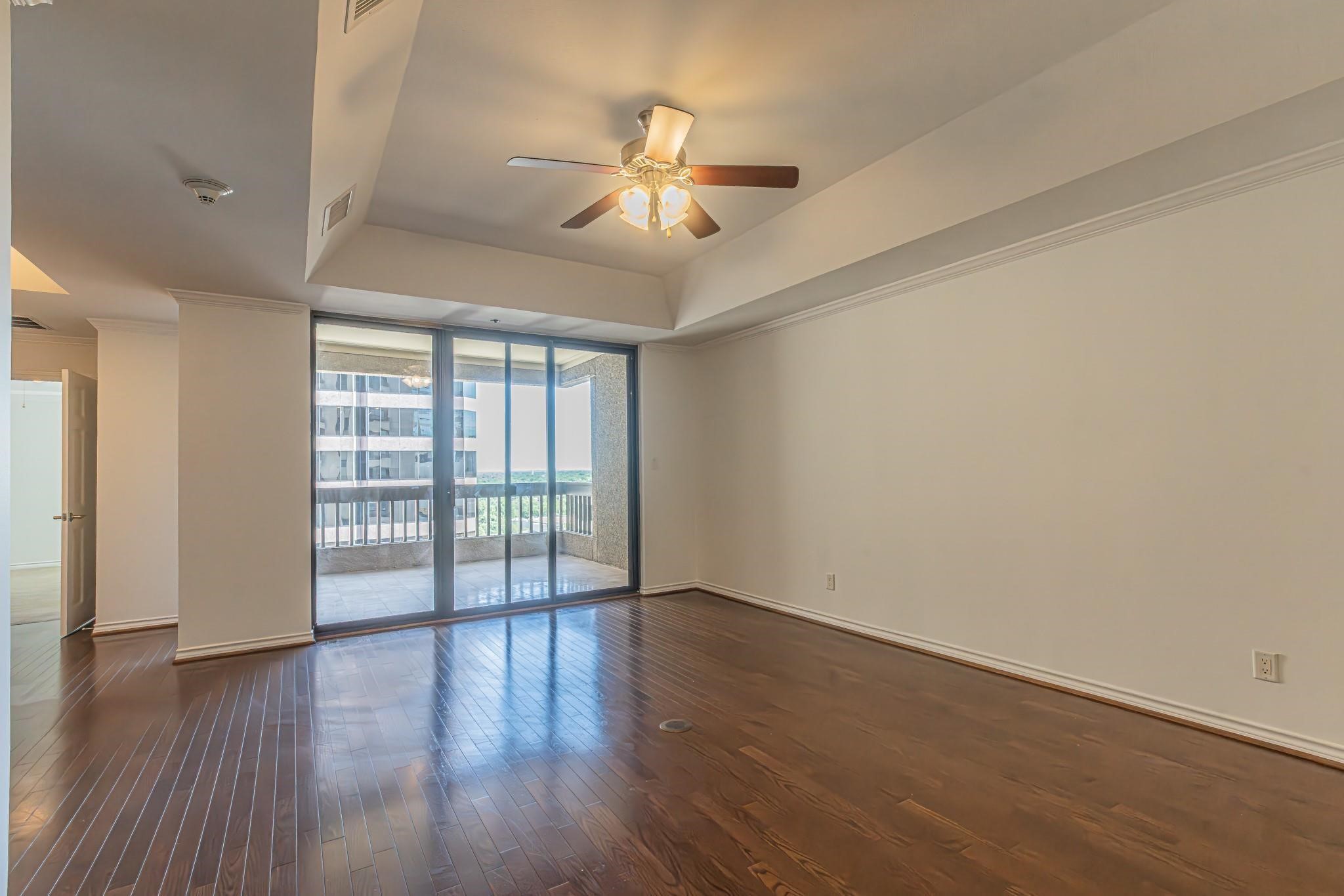 5909 Luther Lane Dallas TX 75225