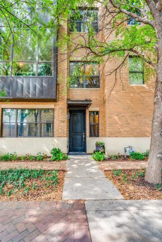 1140 S Adams Street Fort Worth TX 76104