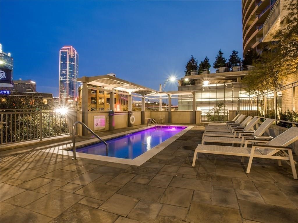 2323 N Houston Street Dallas TX 75219