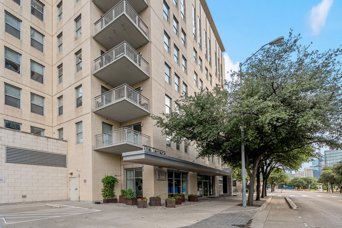 2323 N Houston Street Dallas TX 75219
