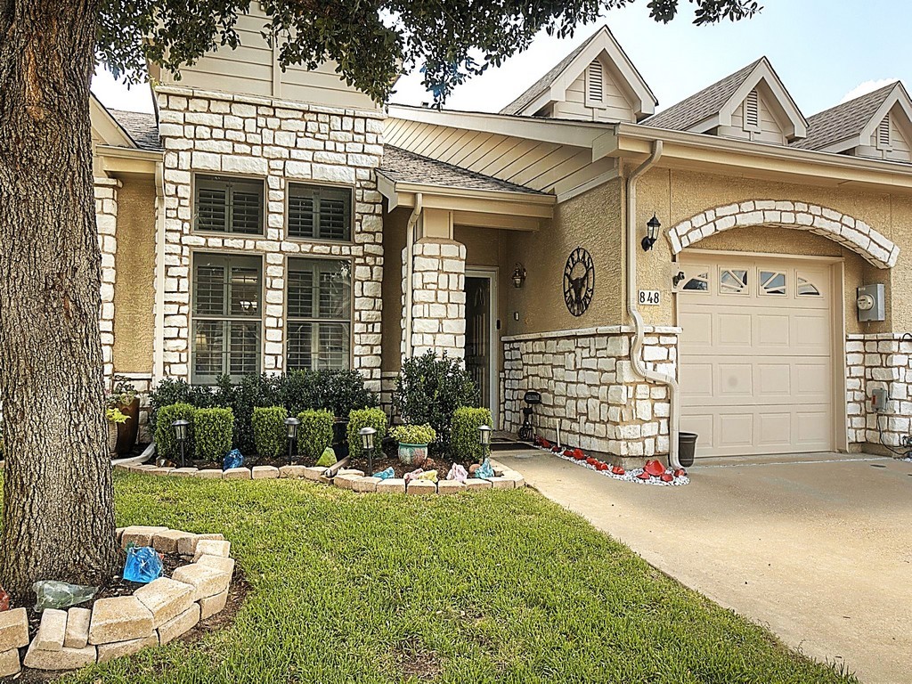 848 Kitty Hawk Lane Grand Prairie TX 75051