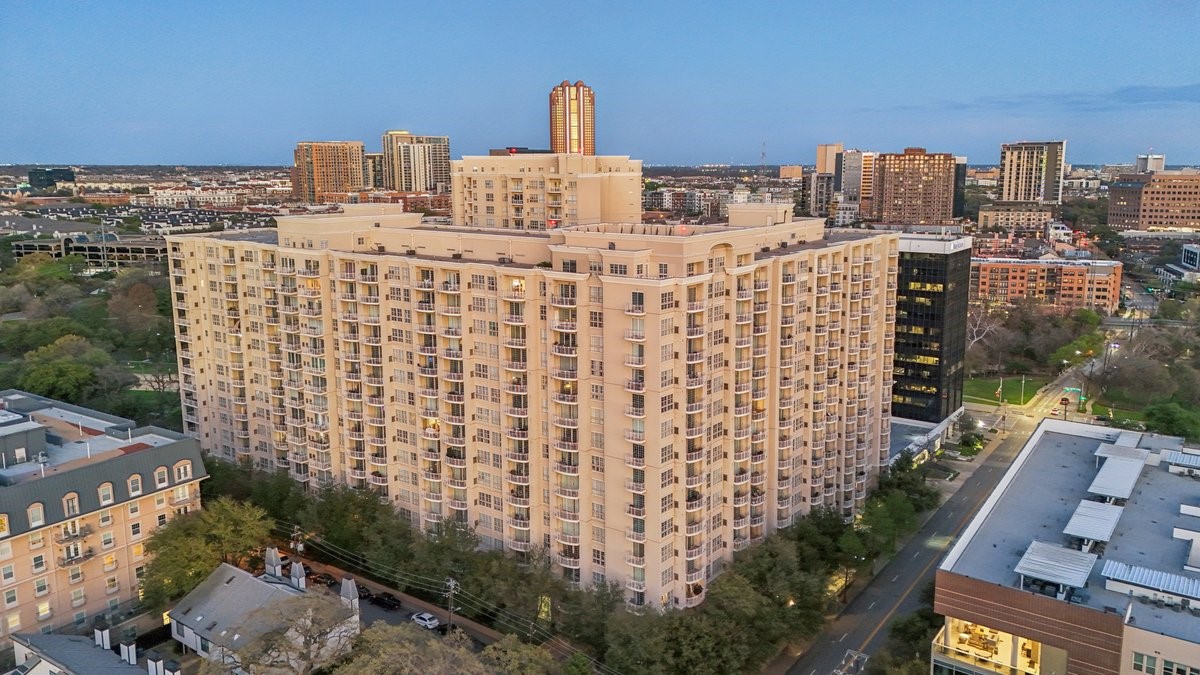 3225 Turtle Creek Boulevard Dallas TX 75219