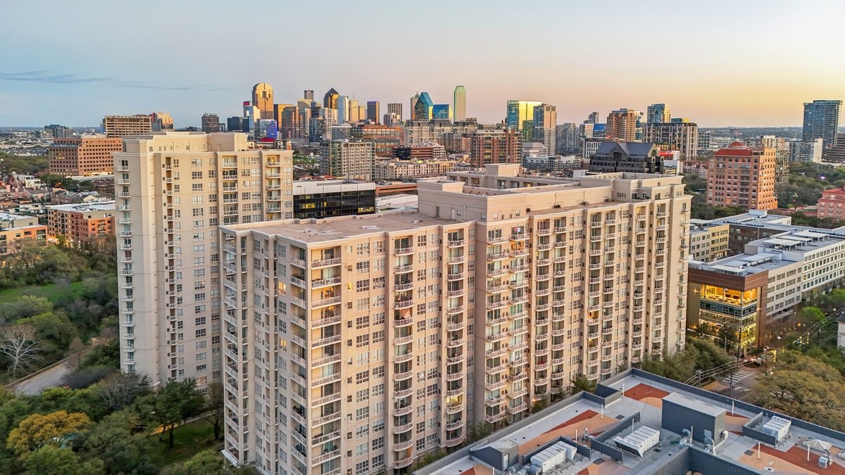 3225 Turtle Creek Boulevard Dallas TX 75219