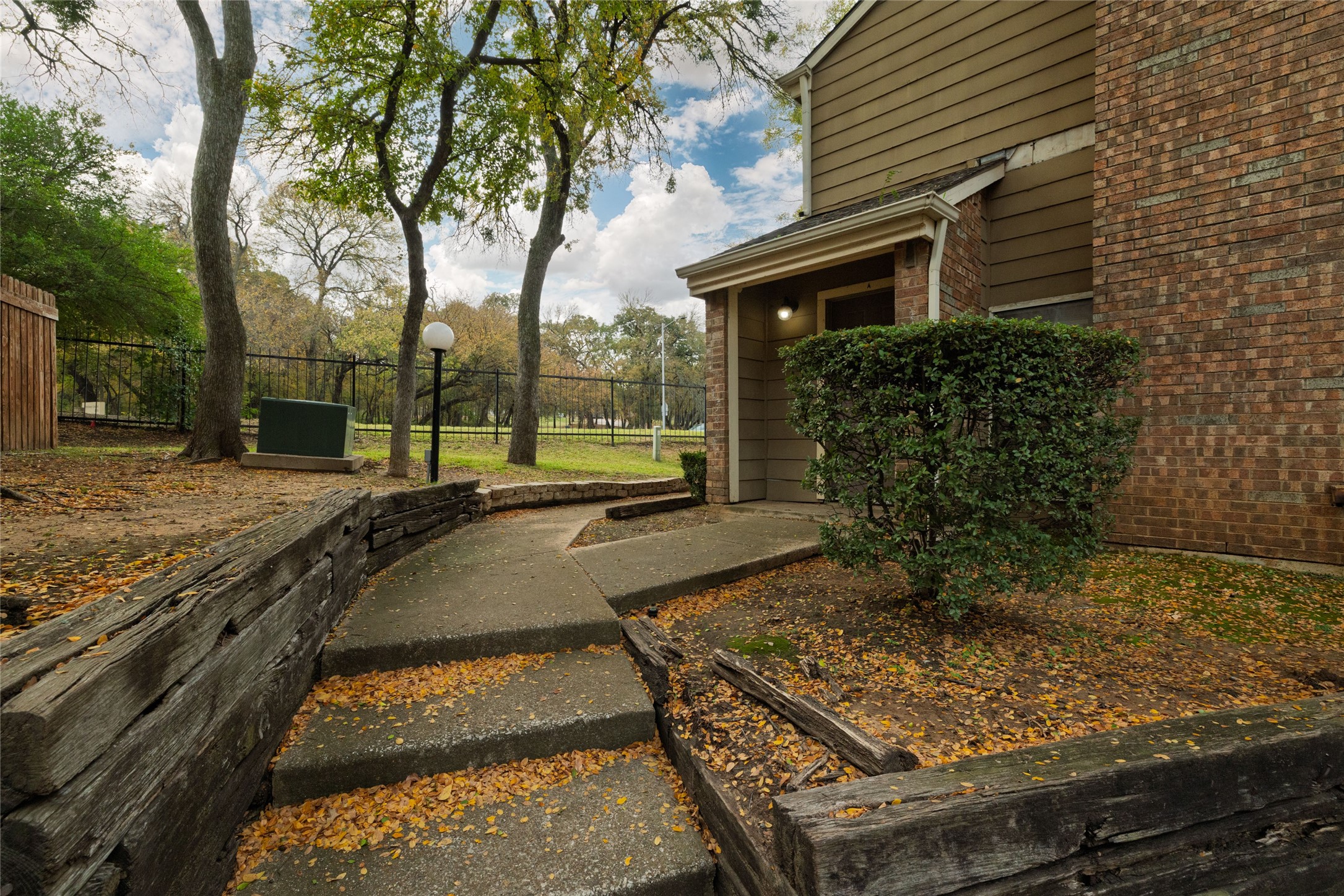 2104 Park Willow Lane Arlington TX 76011