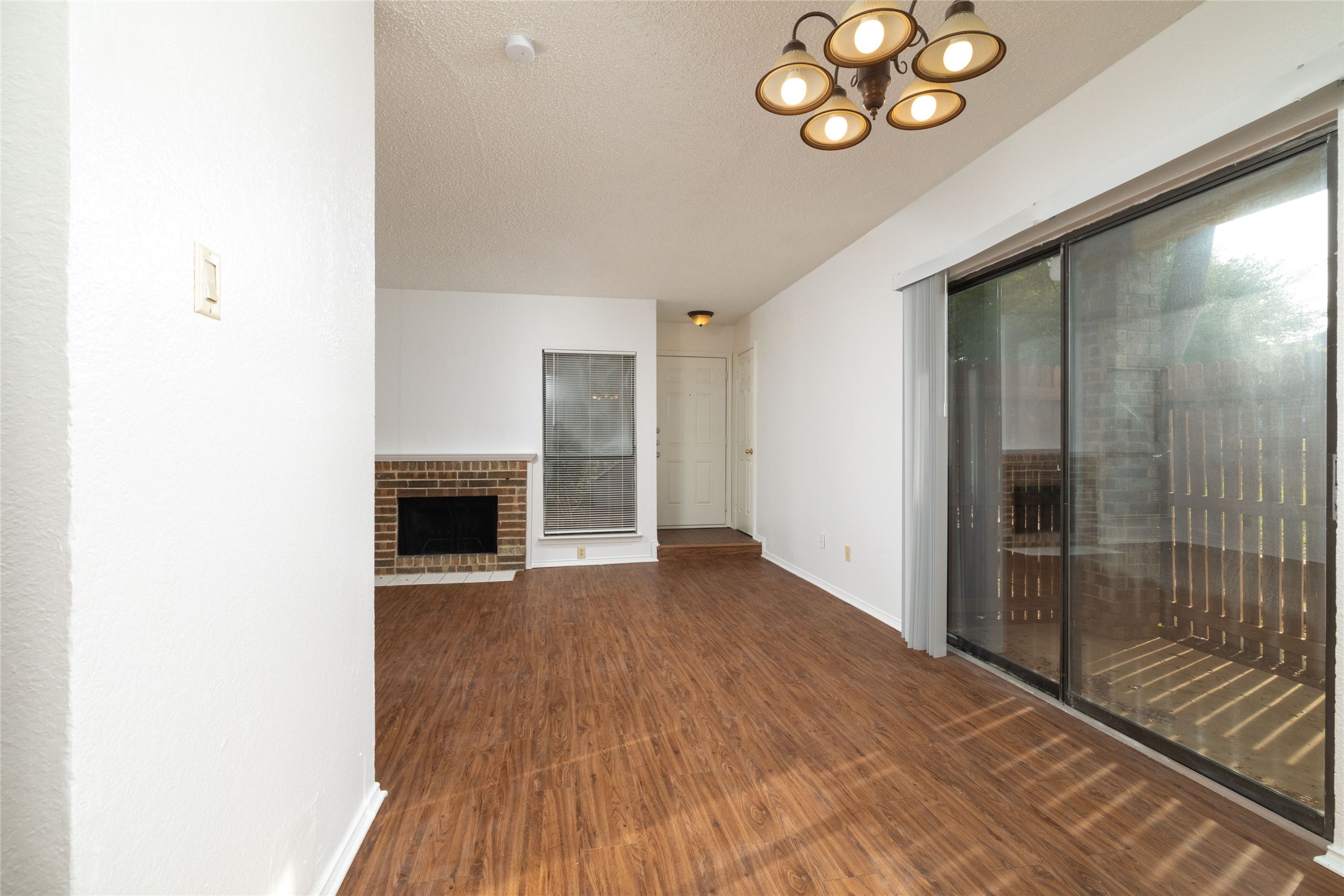 2104 Park Willow Lane Arlington TX 76011