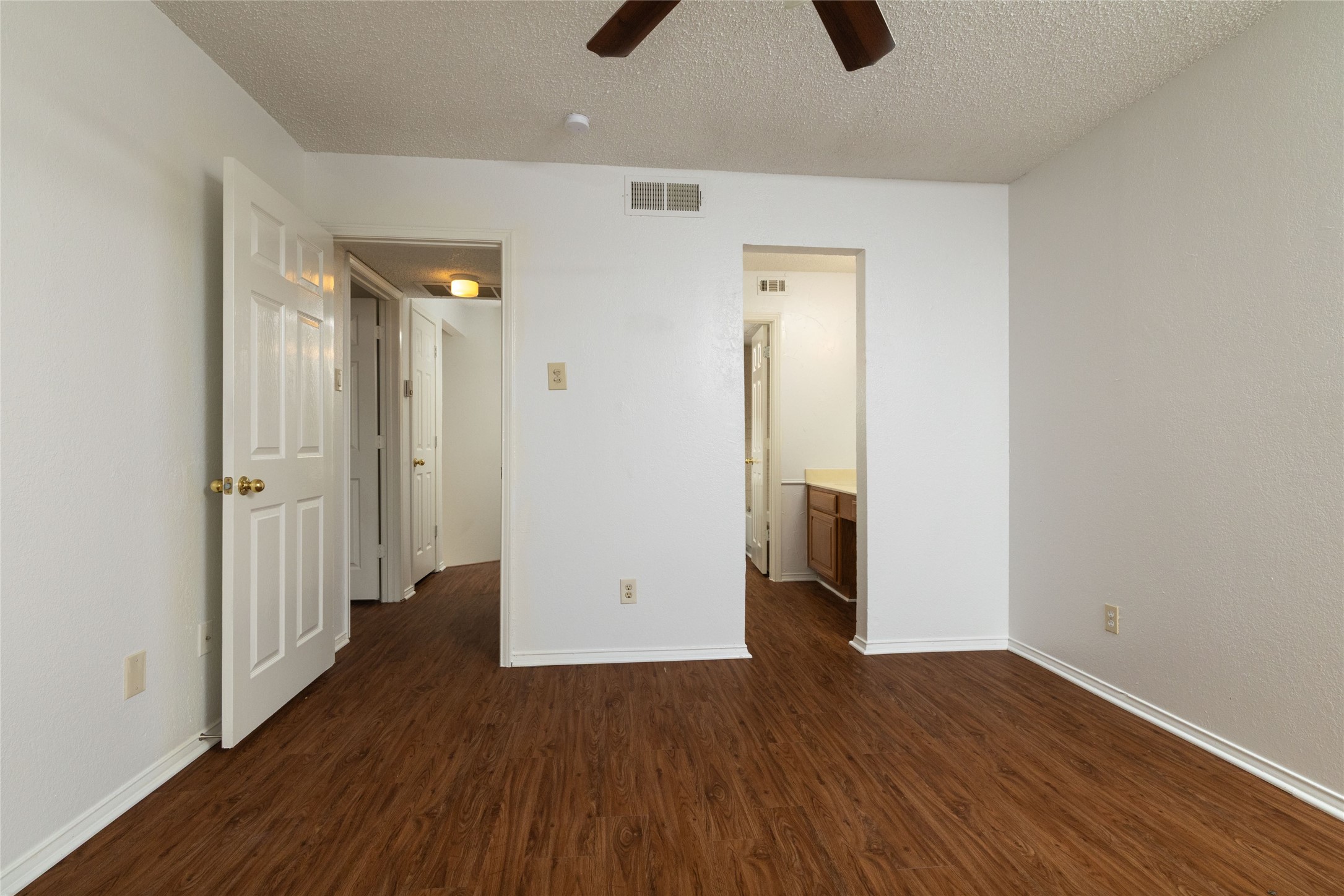 2104 Park Willow Lane Arlington TX 76011