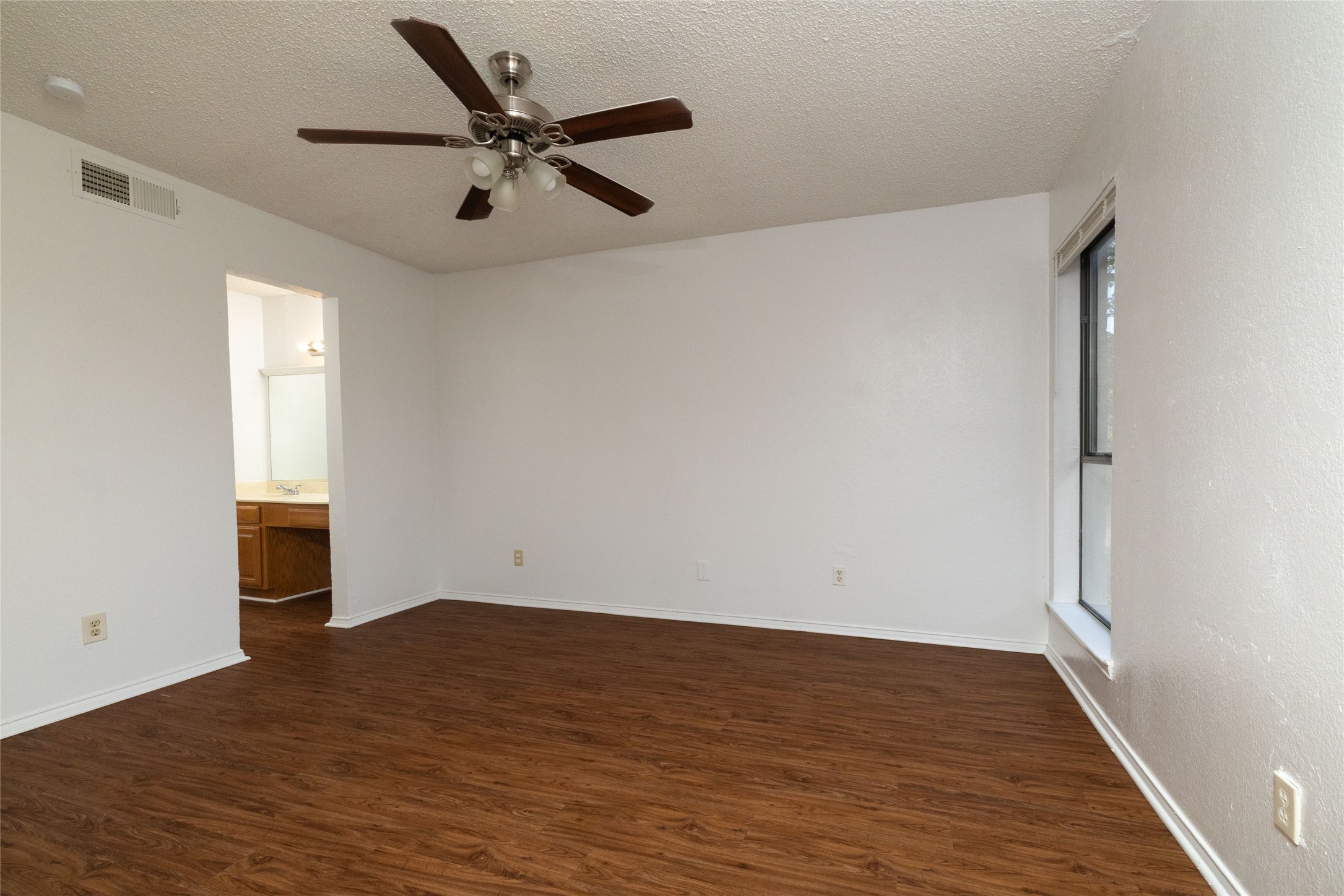 2104 Park Willow Lane Arlington TX 76011