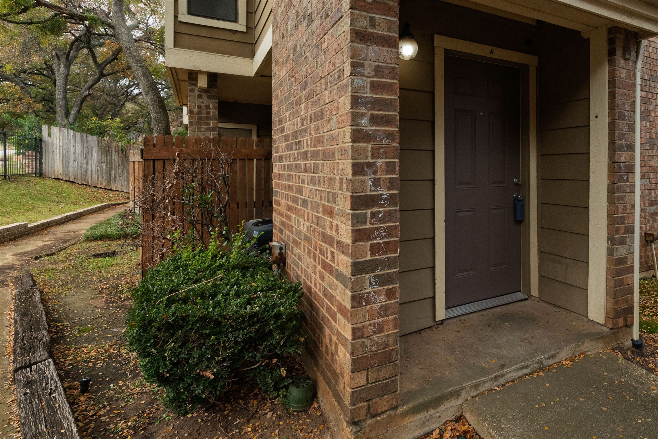 2104 Park Willow Lane Arlington TX 76011