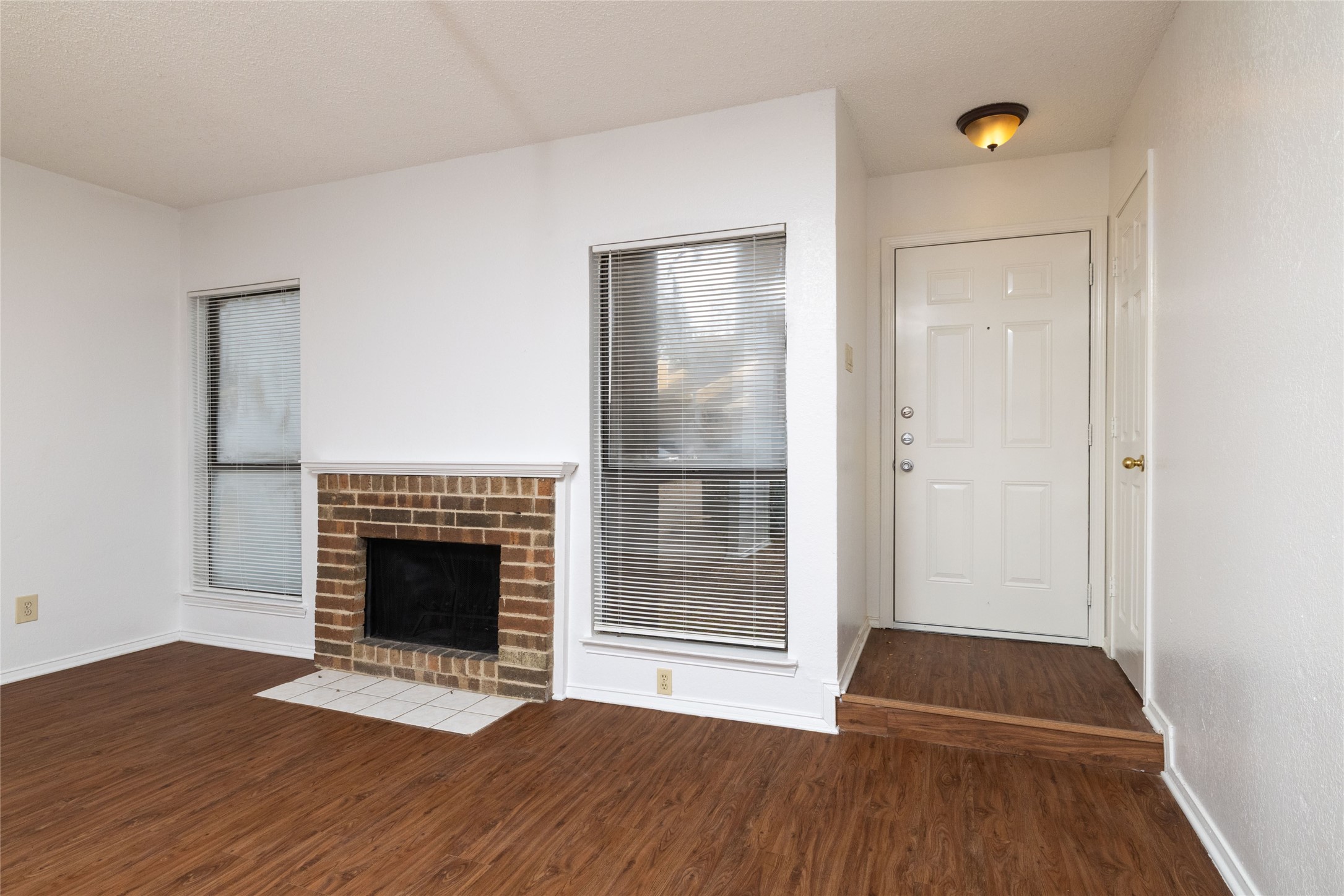 2104 Park Willow Lane Arlington TX 76011