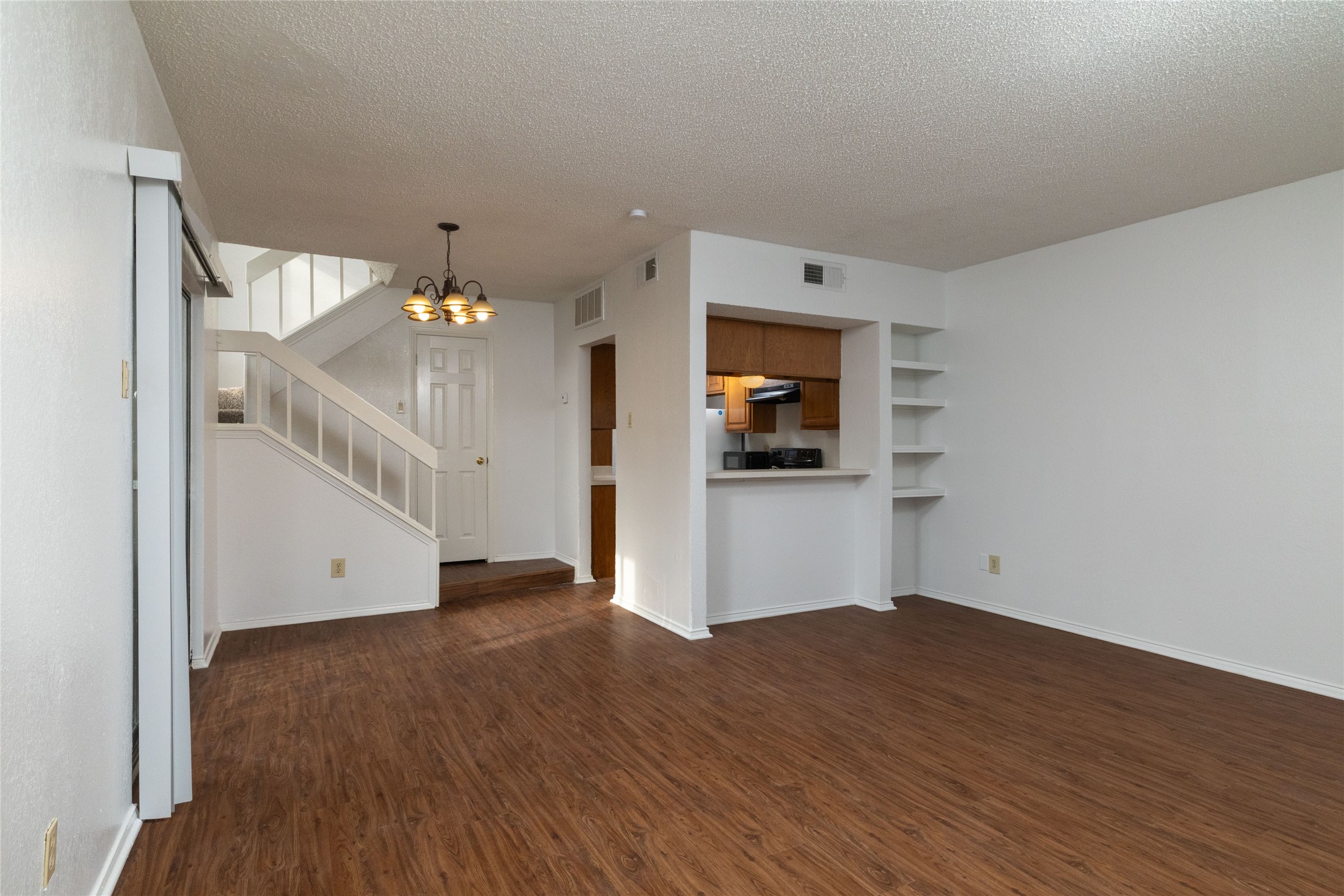 2104 Park Willow Lane Arlington TX 76011