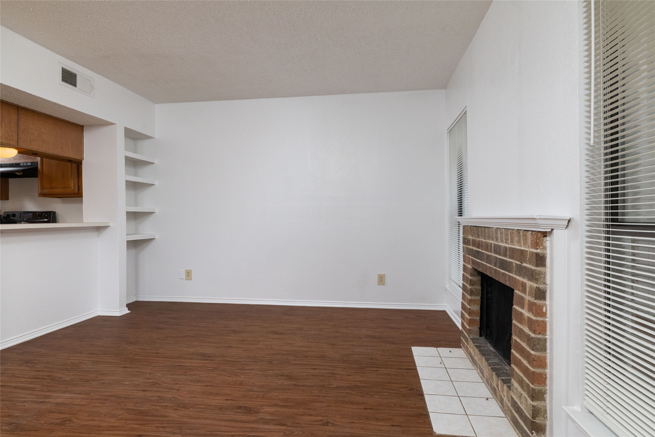 2104 Park Willow Lane Arlington TX 76011